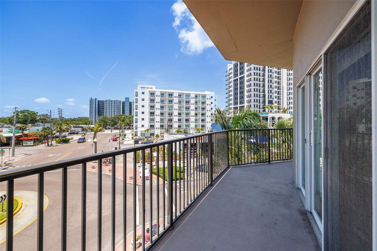 Image 28 of 50 For 1010 Central Avenue 302