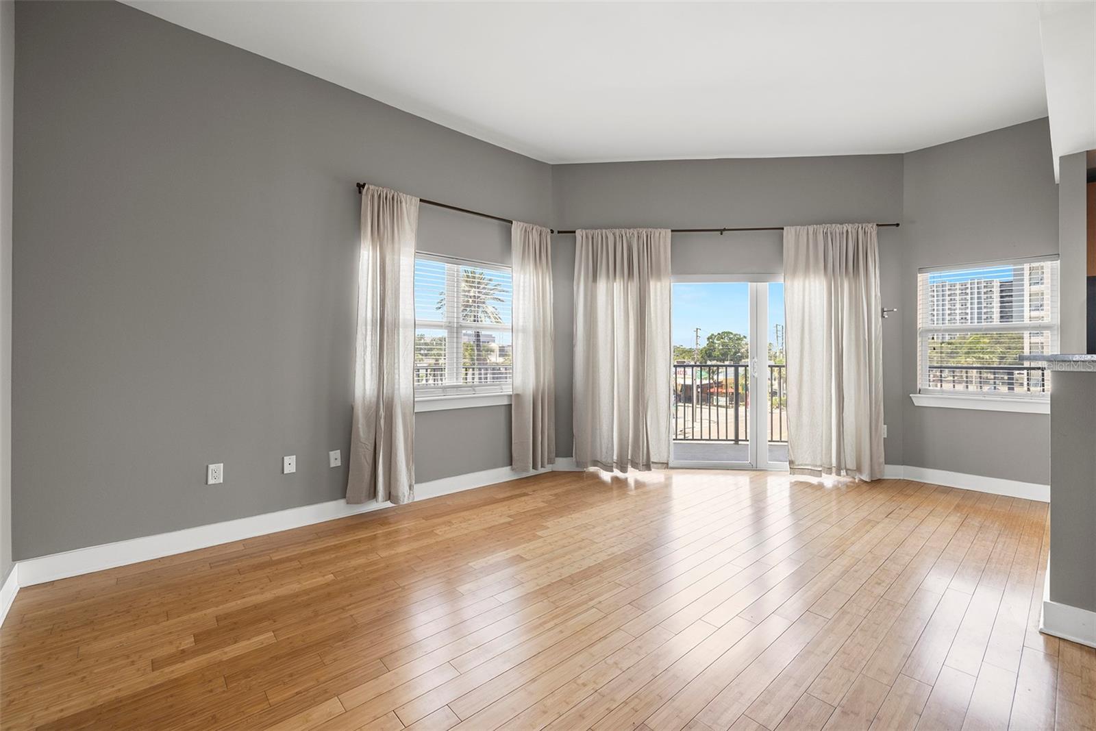 Image 6 of 50 For 1010 Central Avenue 302