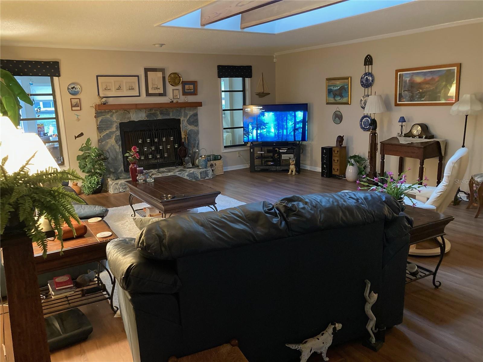 Image 6 of 6 For 3006 Bolt Drive