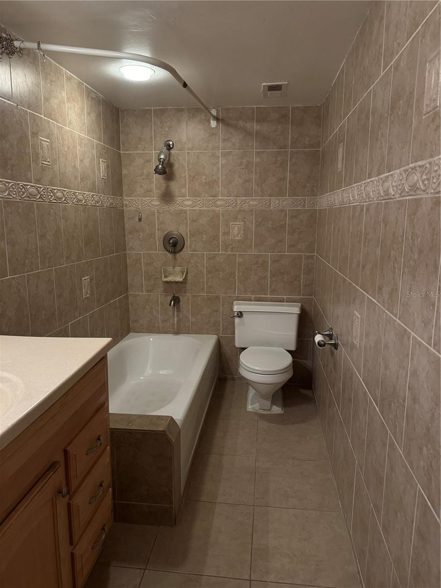 Image 8 of 24 For 105 4th Avenue Ne 225