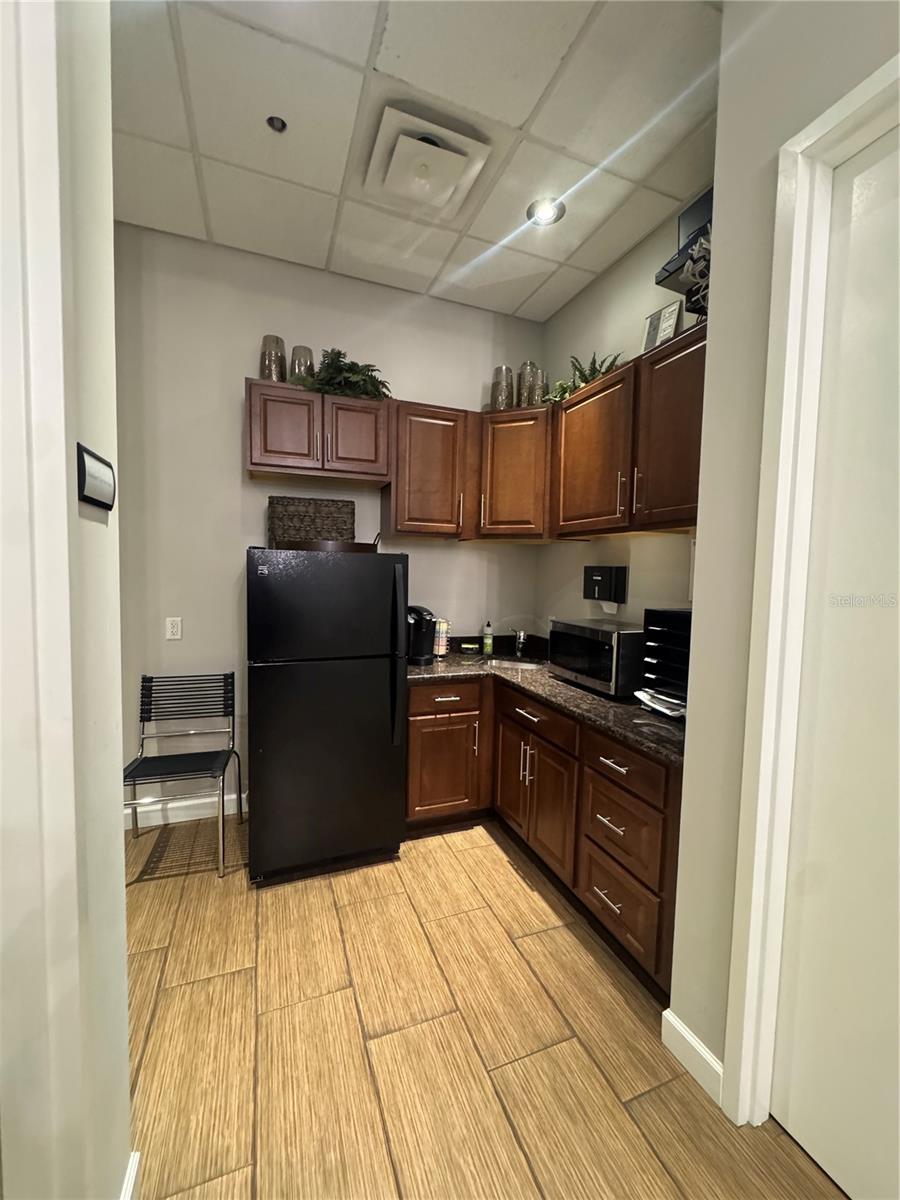 Image 3 of 8 For 1112 Channelside Drive Cu3