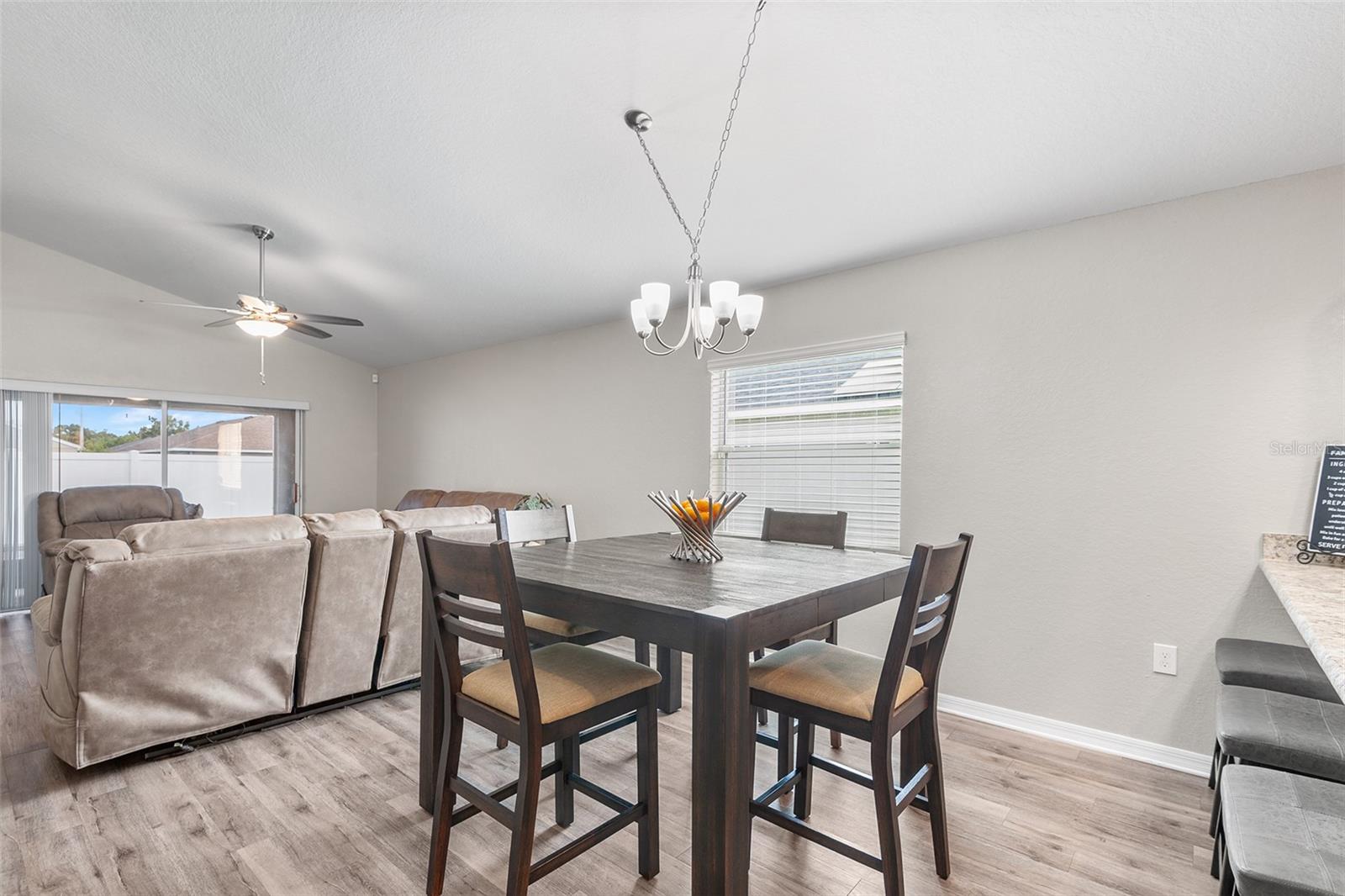 Image 12 of 33 For 220 St Georges Circle