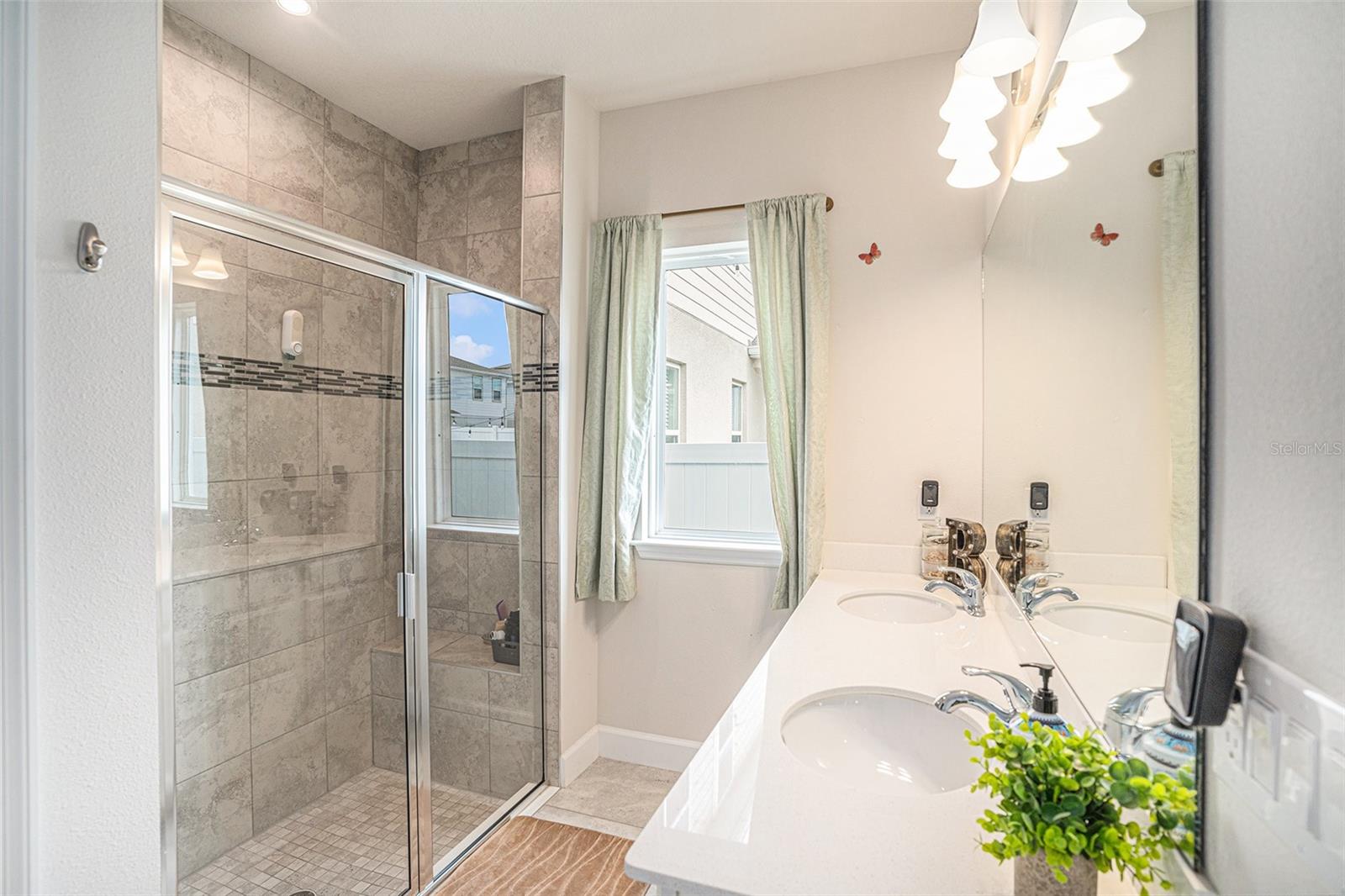 Image 13 of 25 For 19056 Heavenside Court