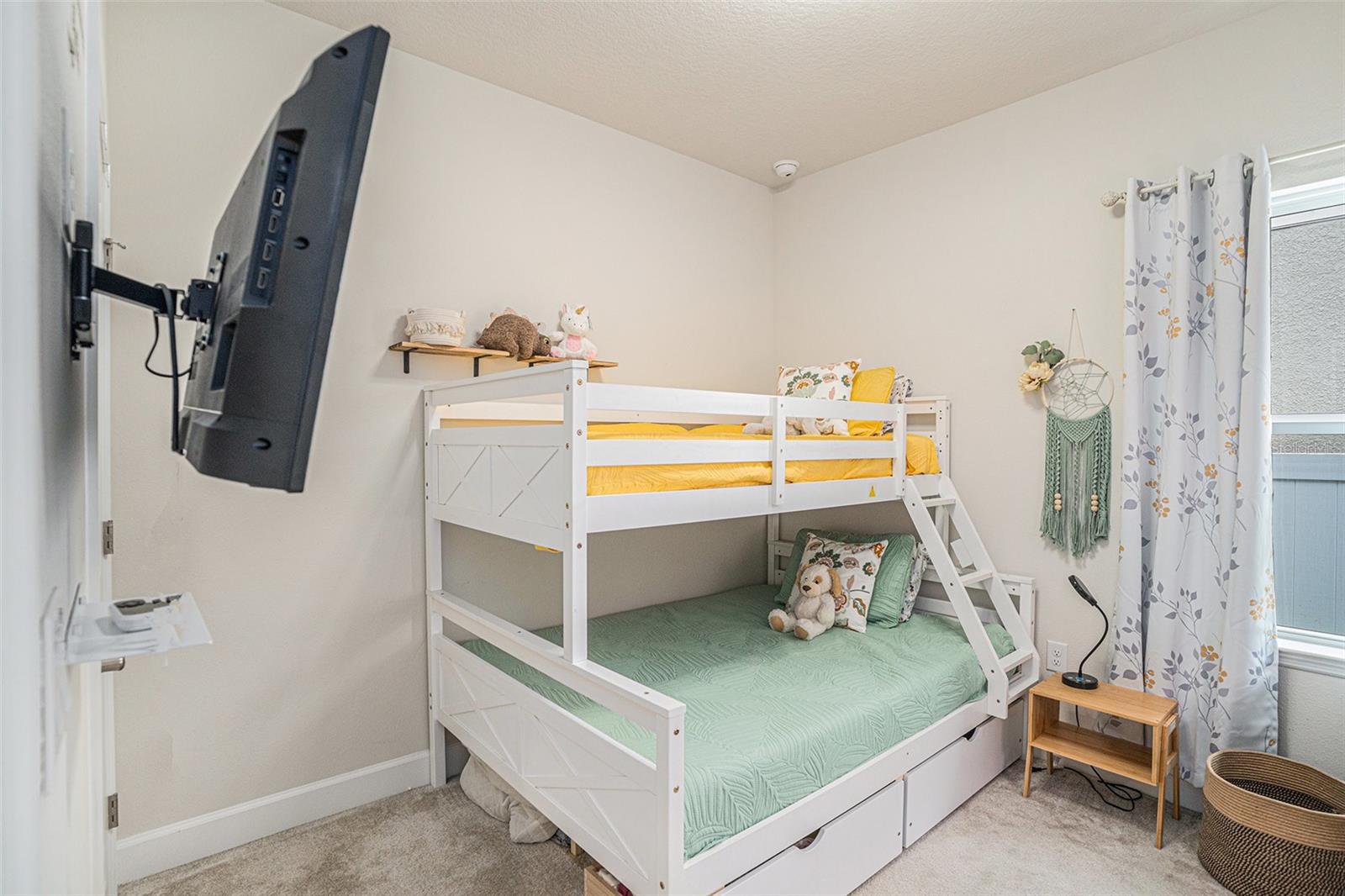 Image 16 of 25 For 19056 Heavenside Court