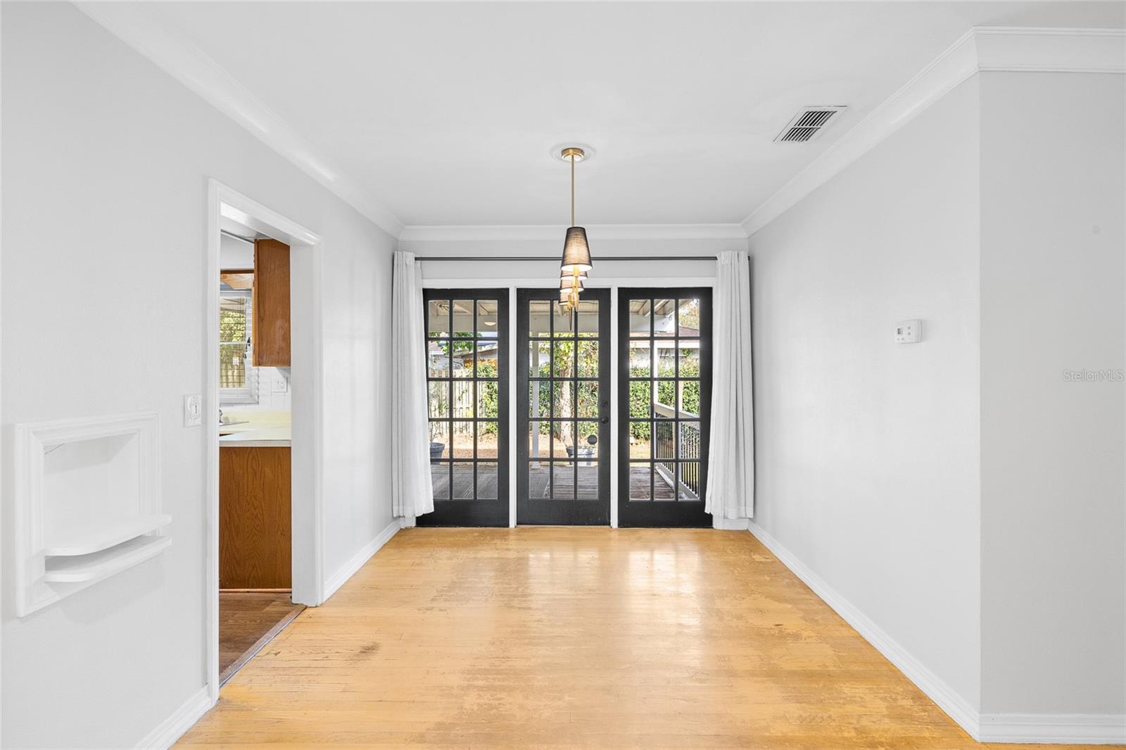 Image 10 of 44 For 37951 Coleman Avenue