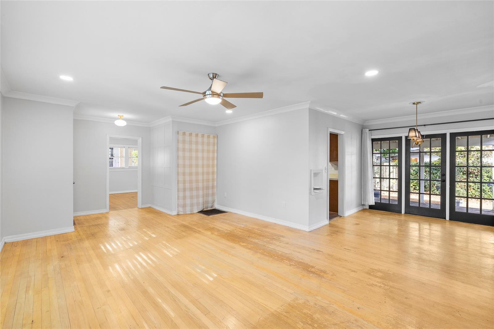 Image 14 of 44 For 37951 Coleman Avenue