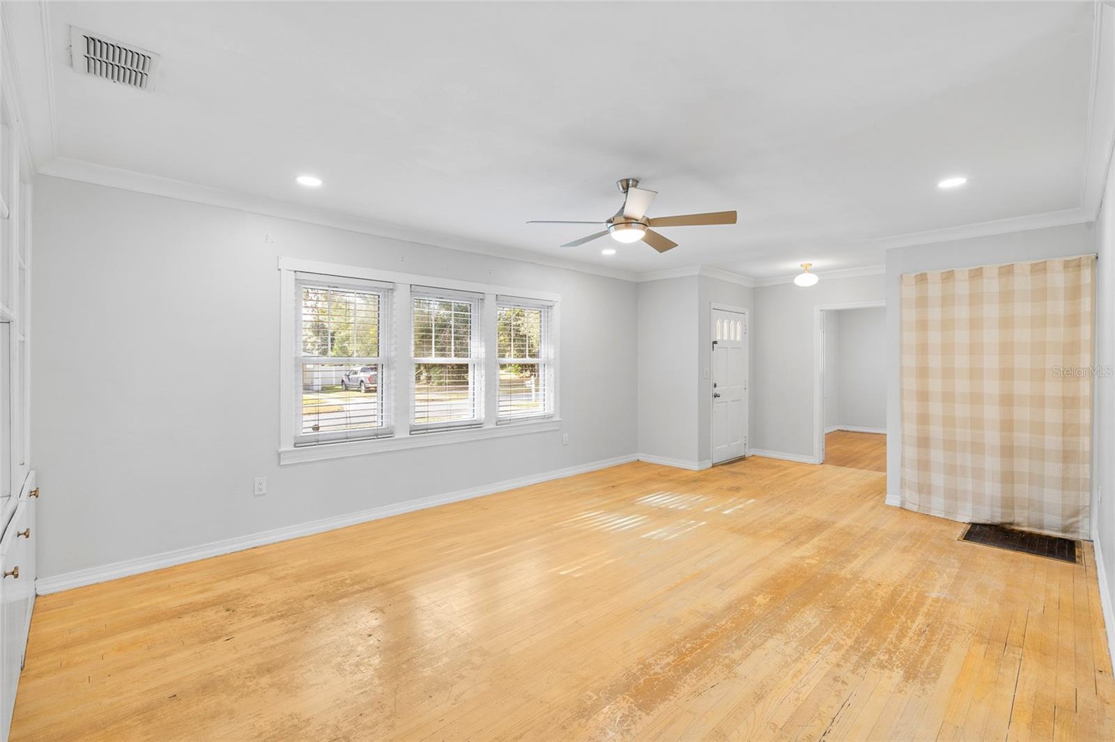 Image 15 of 44 For 37951 Coleman Avenue