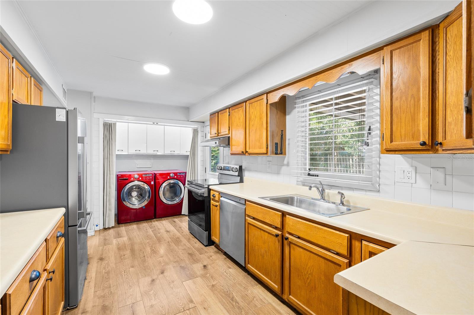 Image 16 of 44 For 37951 Coleman Avenue