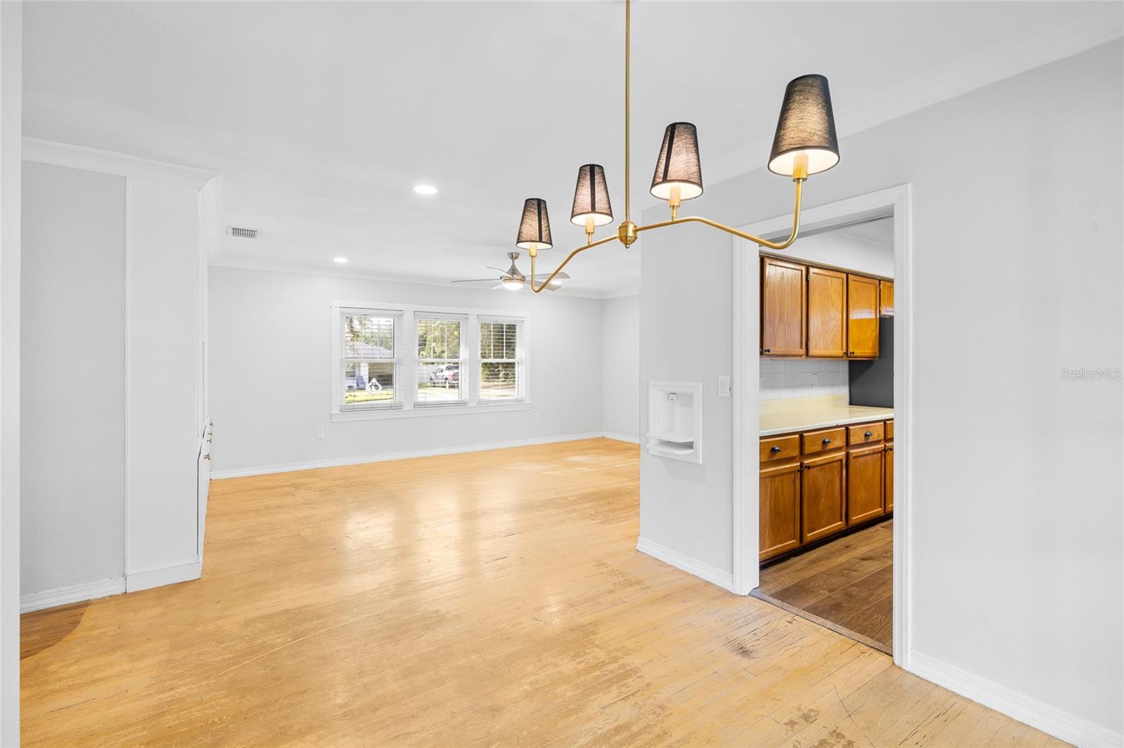 Image 2 of 44 For 37951 Coleman Avenue