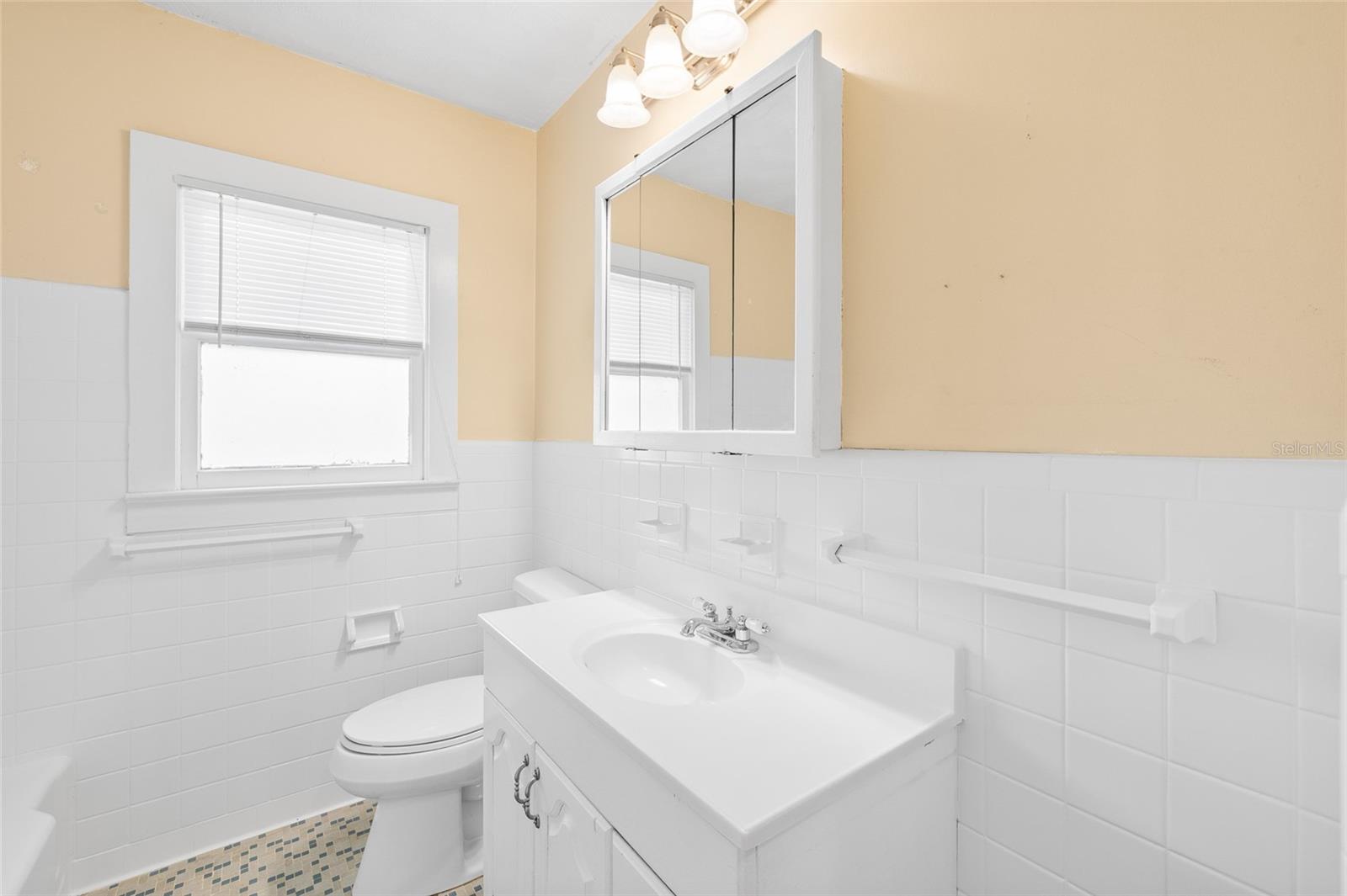 Image 22 of 44 For 37951 Coleman Avenue