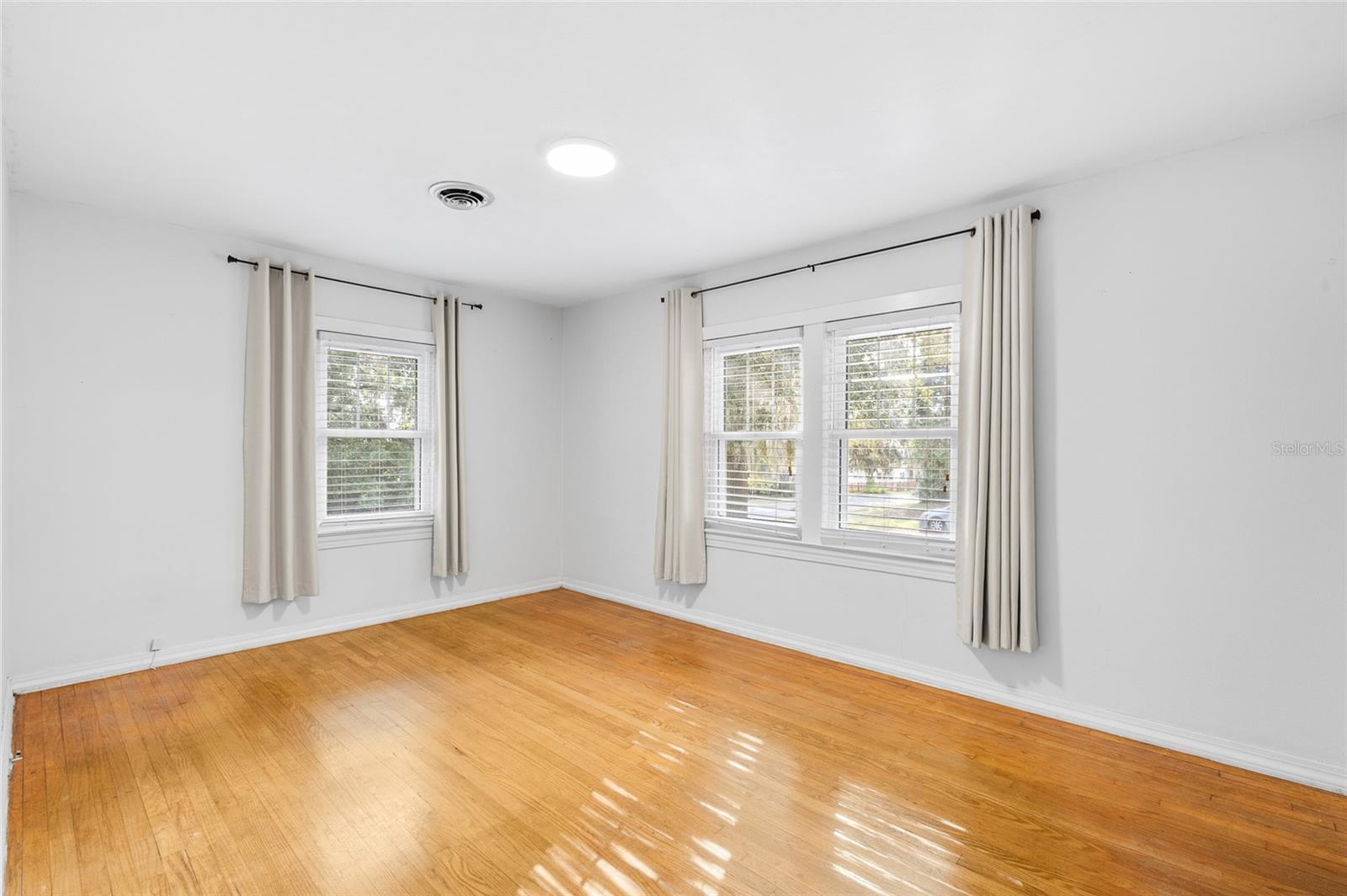 Image 24 of 44 For 37951 Coleman Avenue