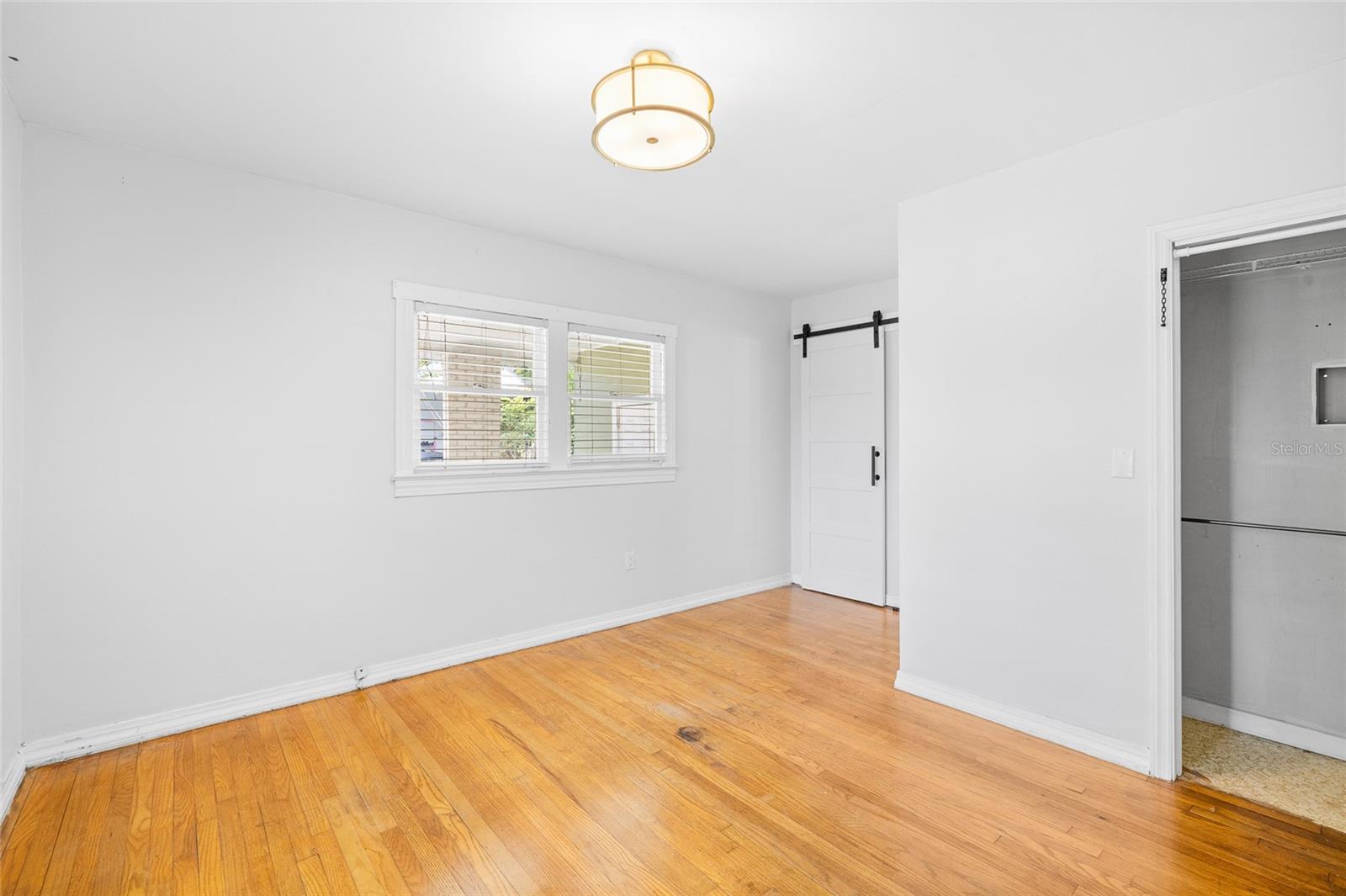 Image 26 of 44 For 37951 Coleman Avenue