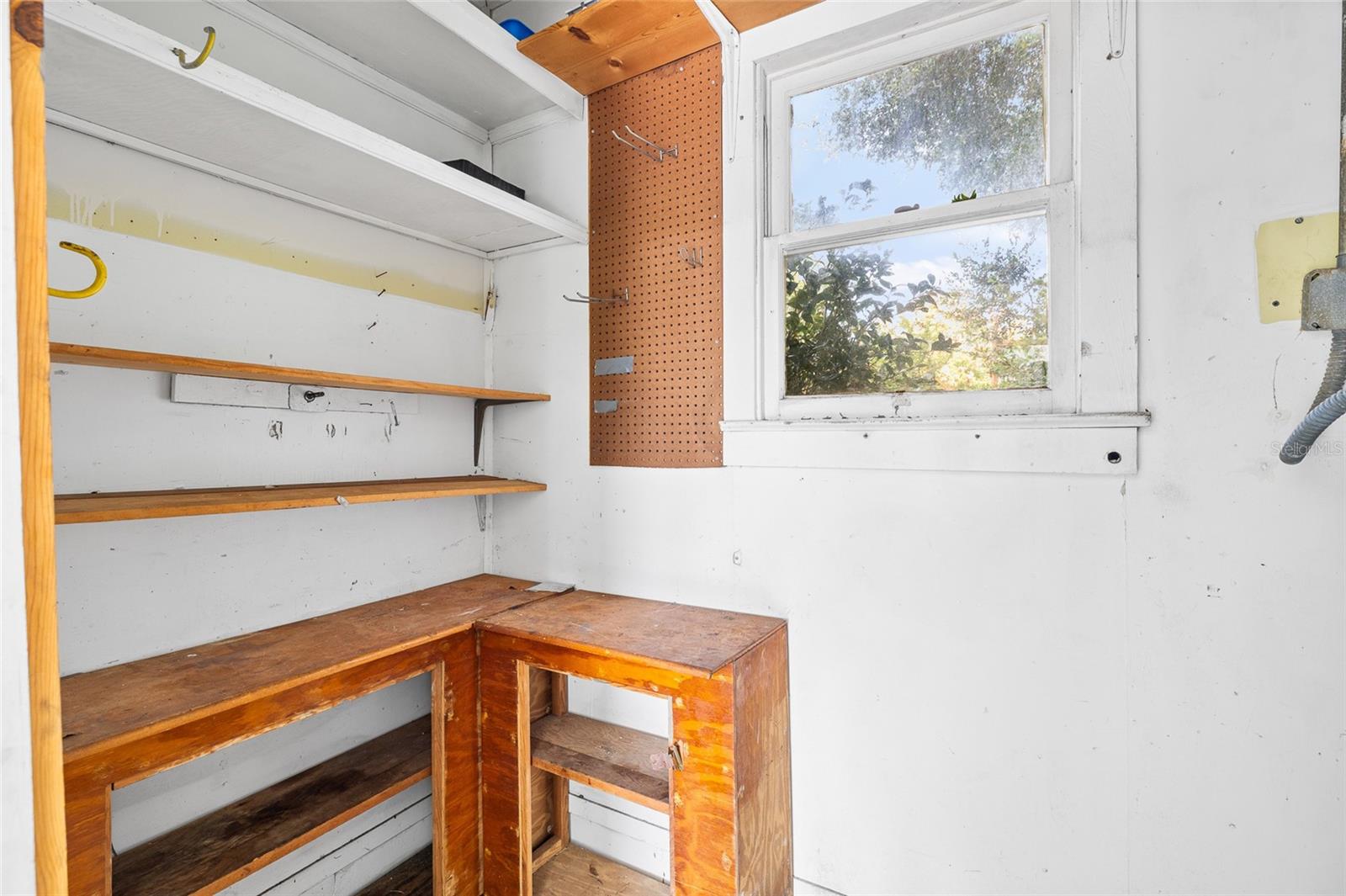 Image 39 of 44 For 37951 Coleman Avenue