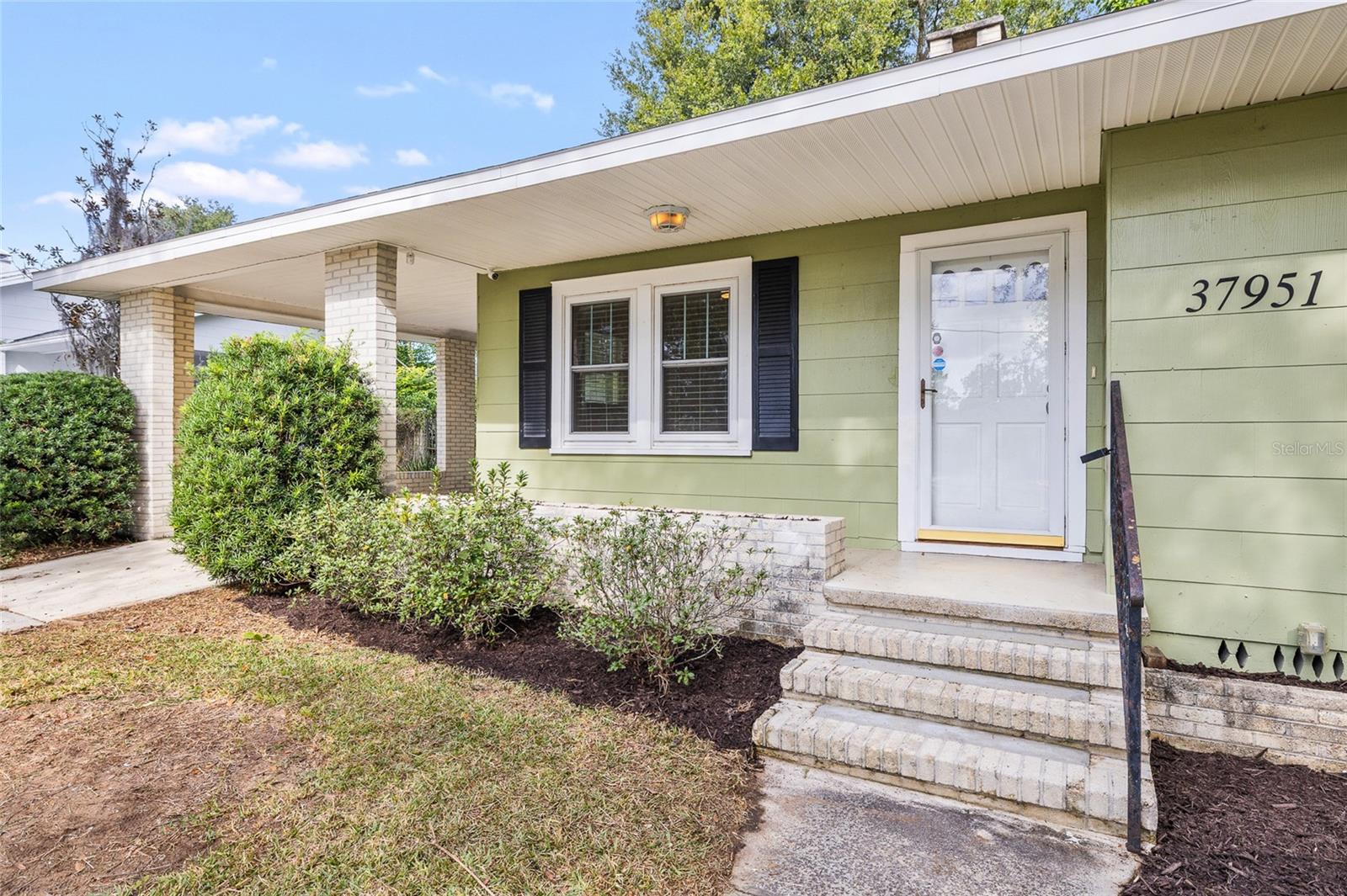 Image 9 of 44 For 37951 Coleman Avenue