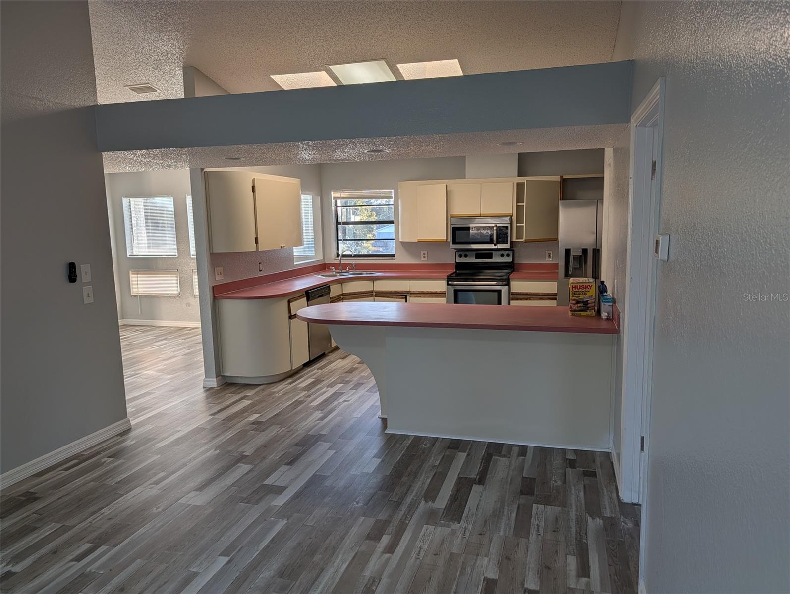 Image 14 of 17 For 5327 Baldock Avenue