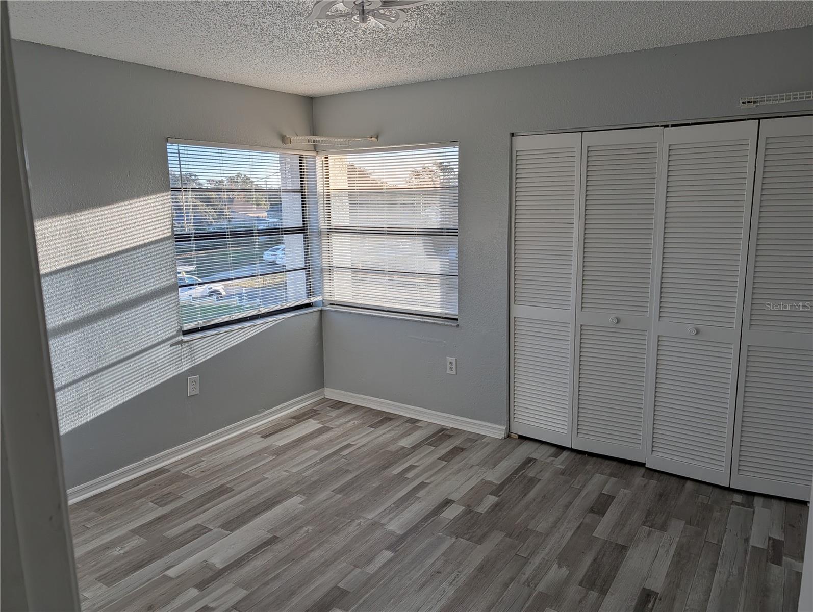 Image 6 of 17 For 5327 Baldock Avenue