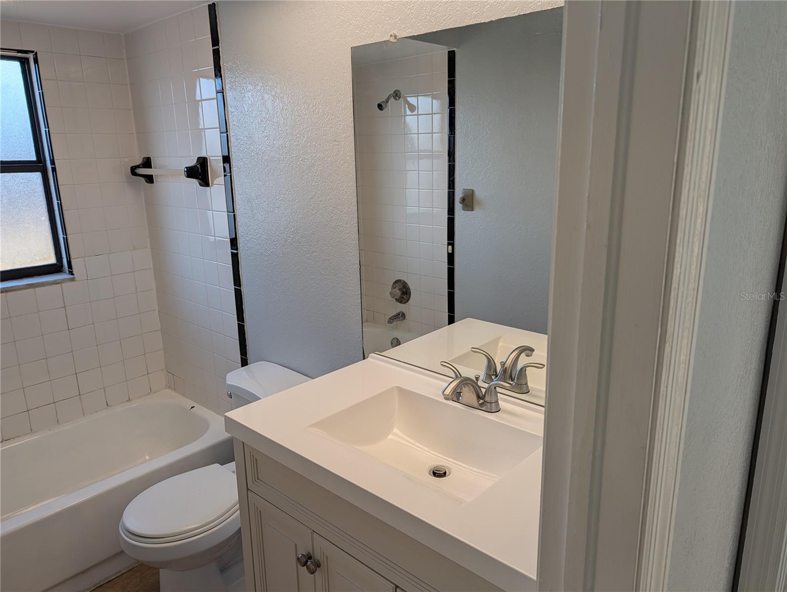 Image 7 of 17 For 5327 Baldock Avenue