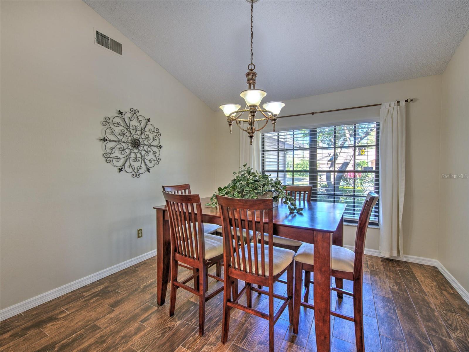 Image 4 of 36 For 1407 Holleman Drive