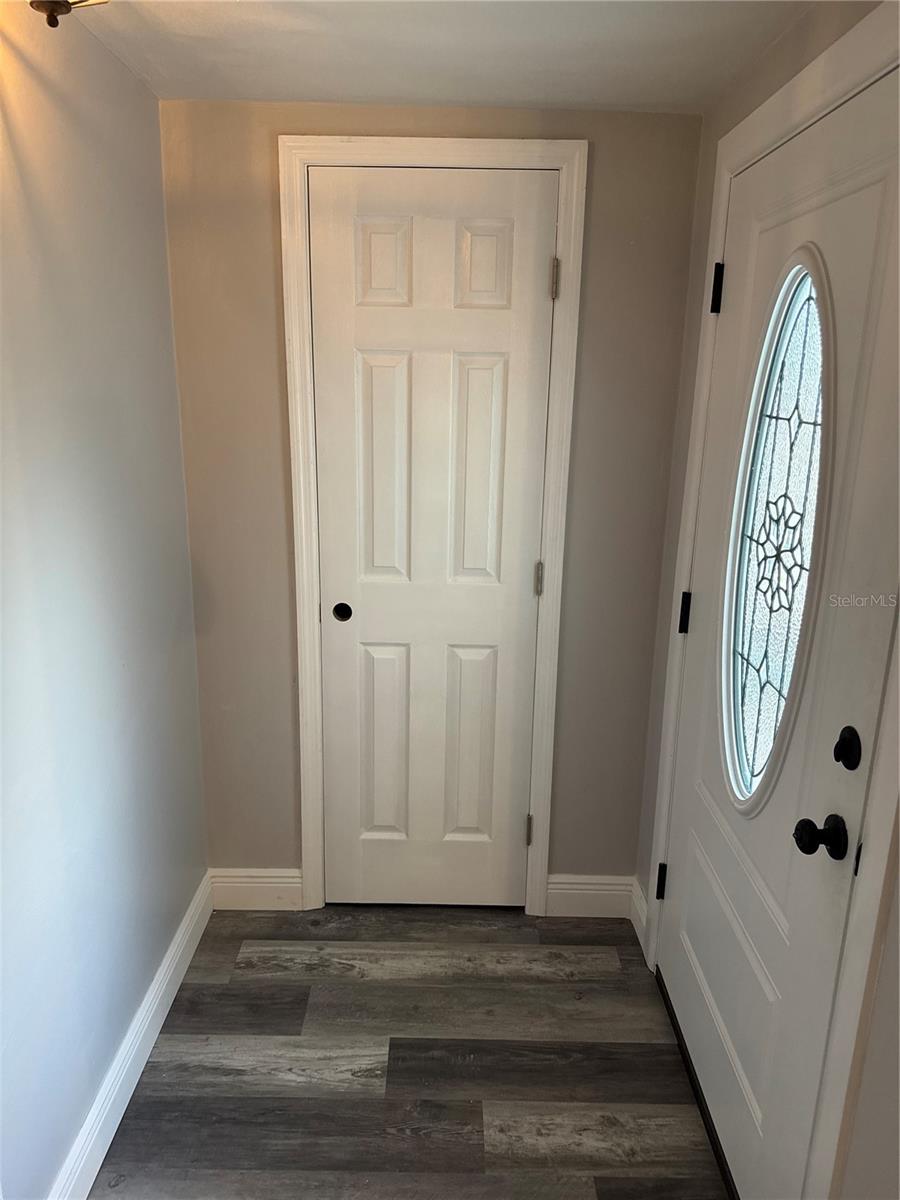 Image 4 of 9 For 7540 Venice Drive