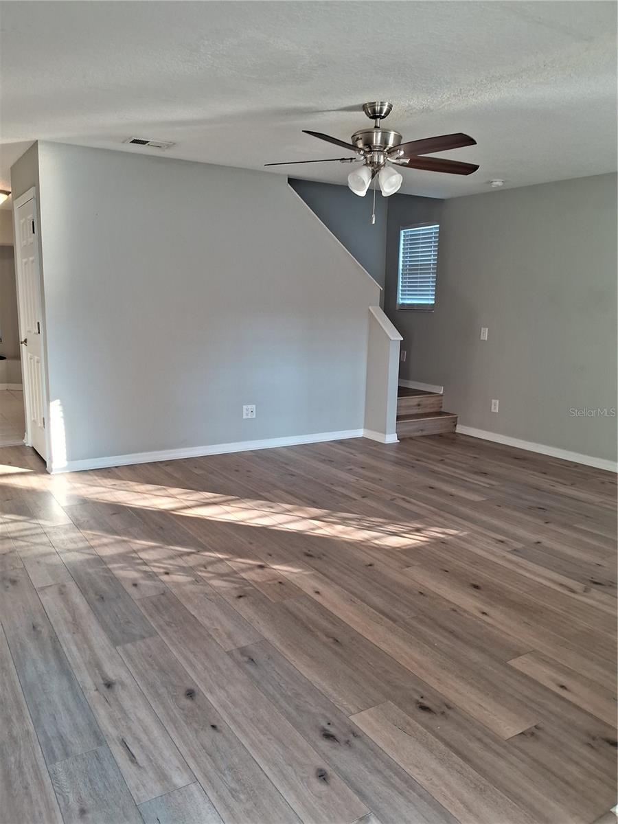 Listing photo id 1 for 15003 Deer Meadow Drive