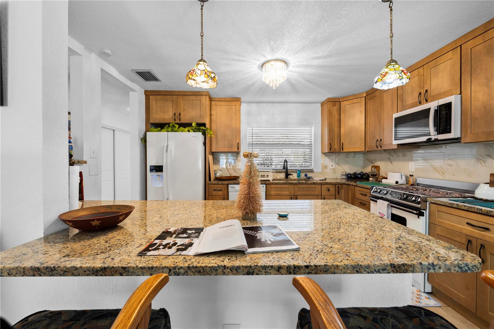 Listing photo id 8 for 5122 Bay Boulevard