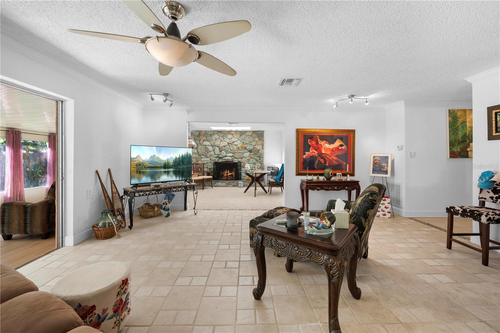 Listing photo id 12 for 5122 Bay Boulevard