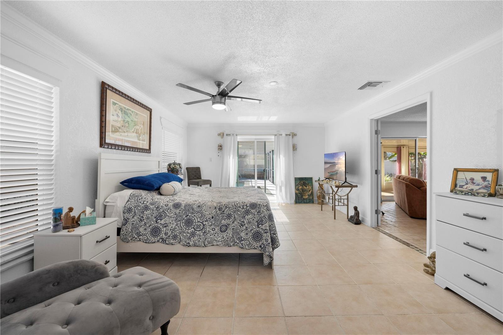 Listing photo id 19 for 5122 Bay Boulevard