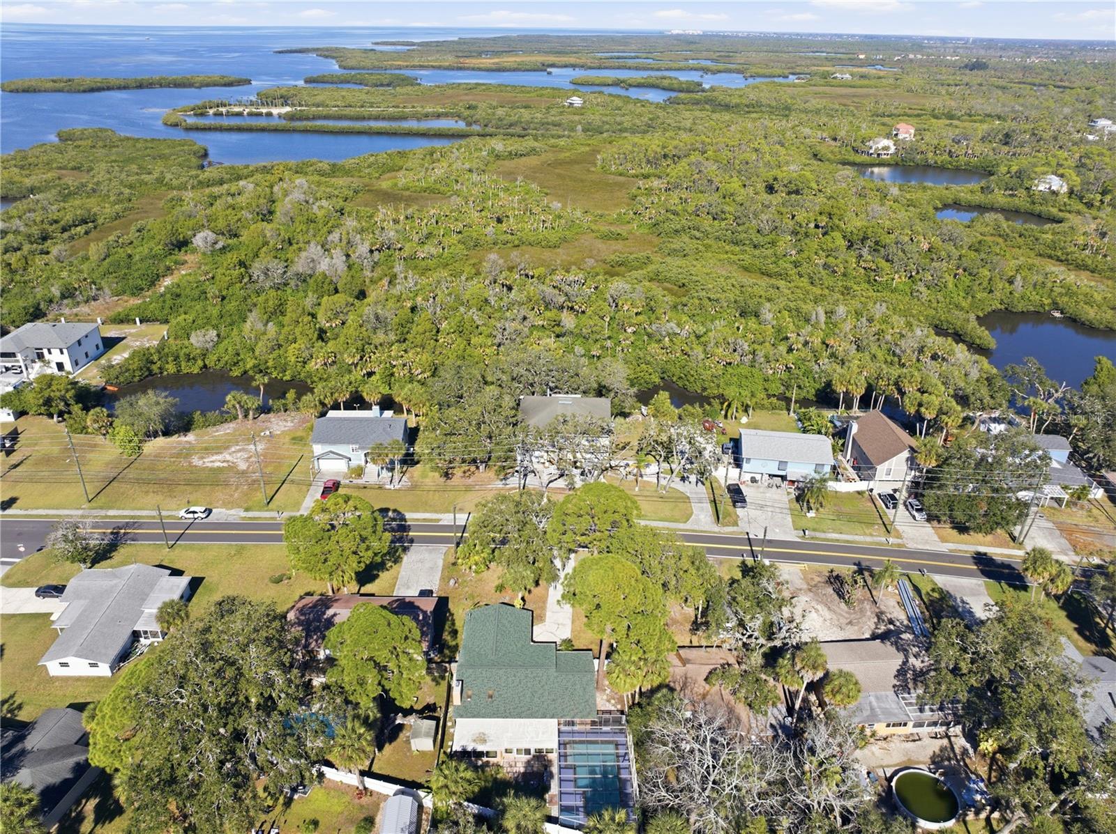 Listing photo id 35 for 5122 Bay Boulevard