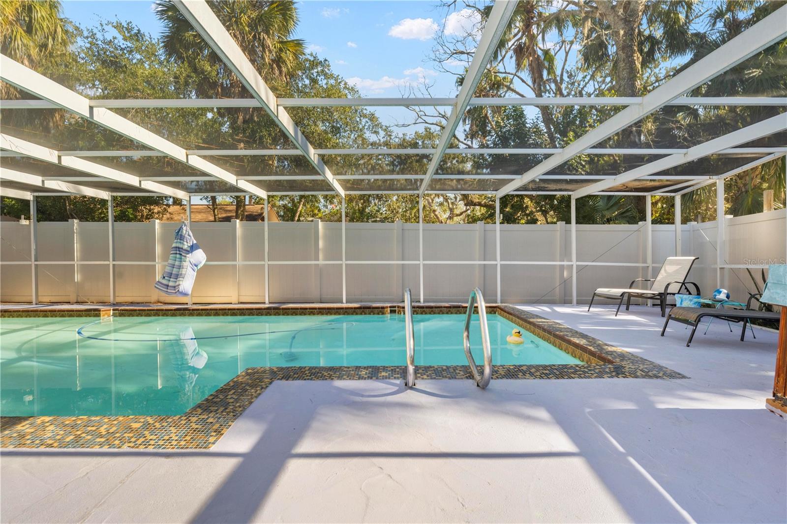 Listing photo id 46 for 5122 Bay Boulevard