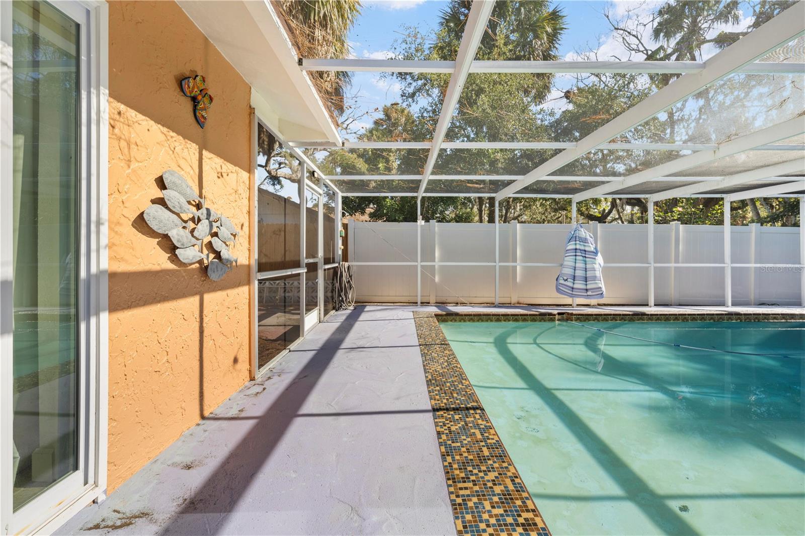 Listing photo id 49 for 5122 Bay Boulevard