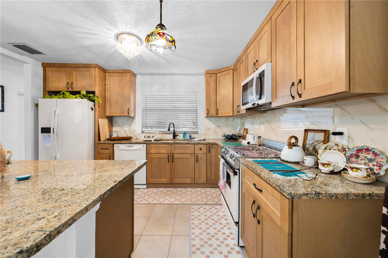 Listing photo id 6 for 5122 Bay Boulevard