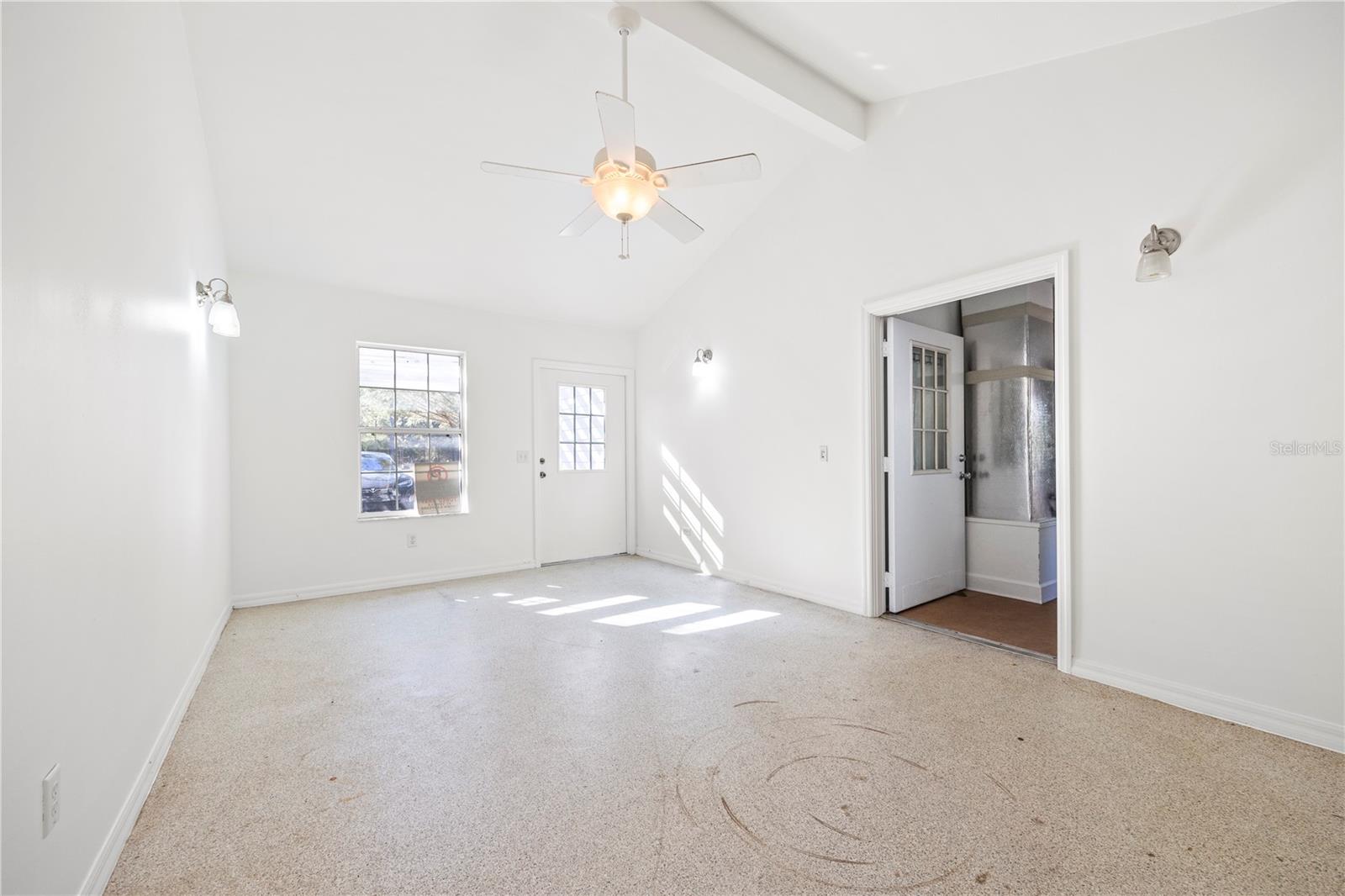 Image 18 of 27 For 11727 162nd Terrace