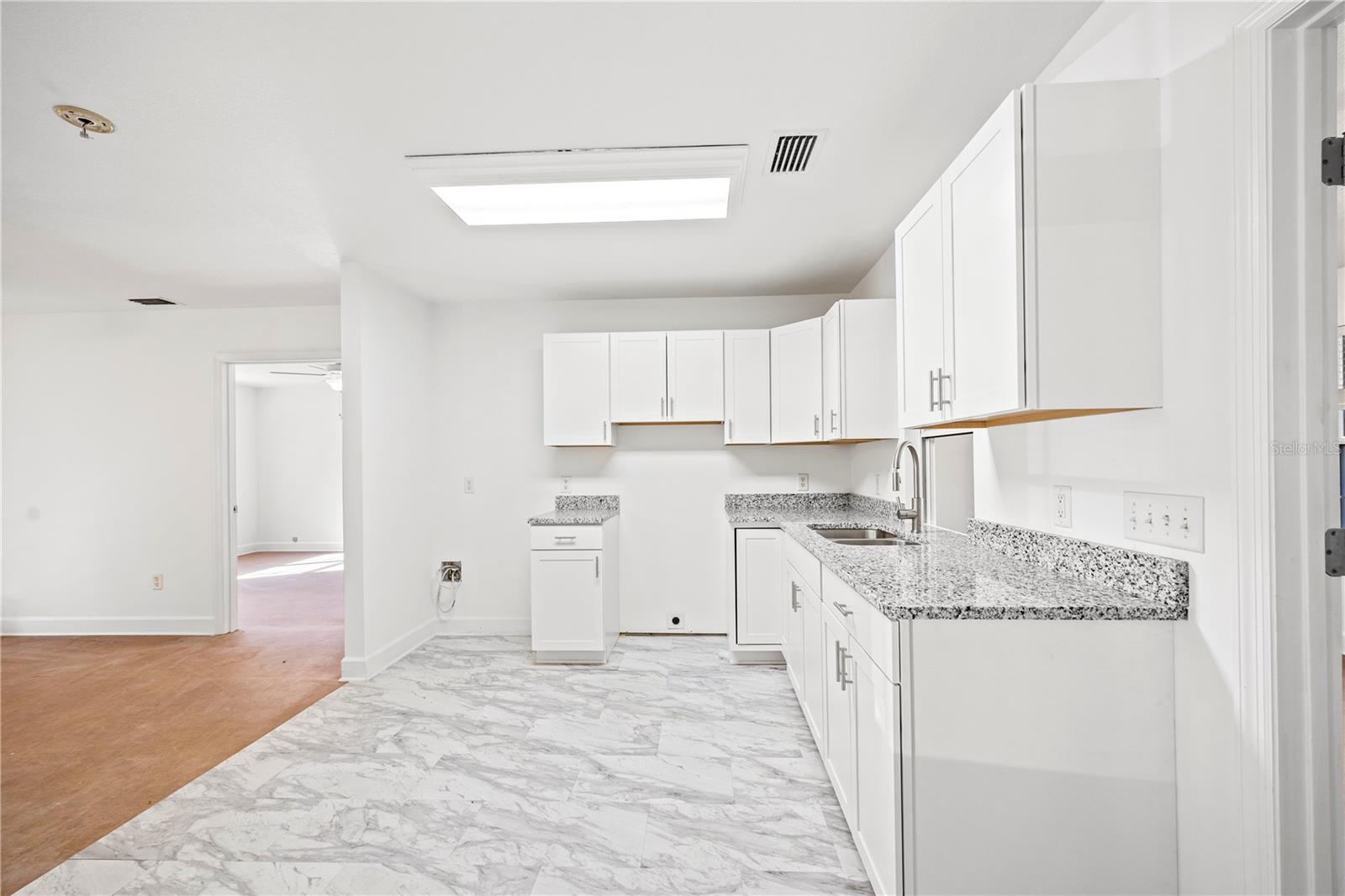 Image 4 of 27 For 11727 162nd Terrace