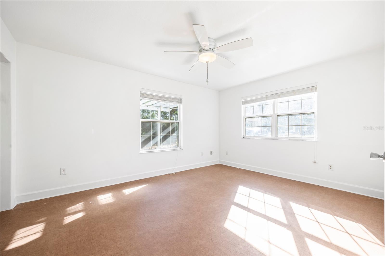 Image 6 of 27 For 11727 162nd Terrace