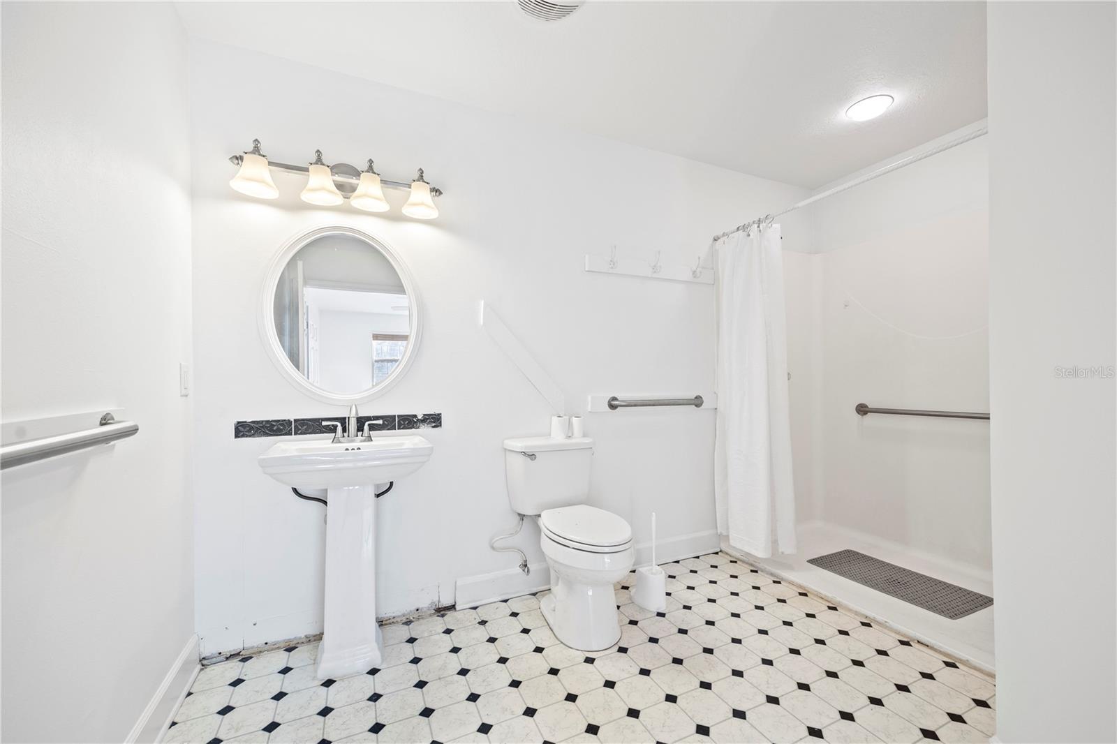 Image 7 of 27 For 11727 162nd Terrace