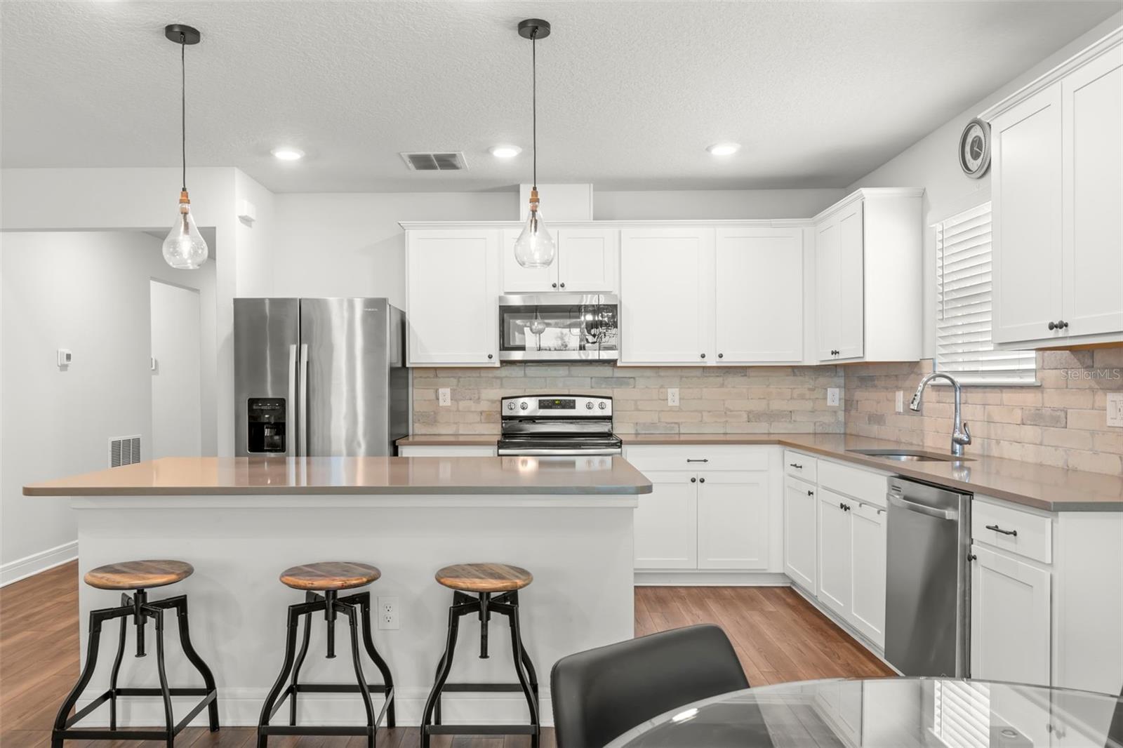 Image 6 of 40 For 2008 9th Street Se