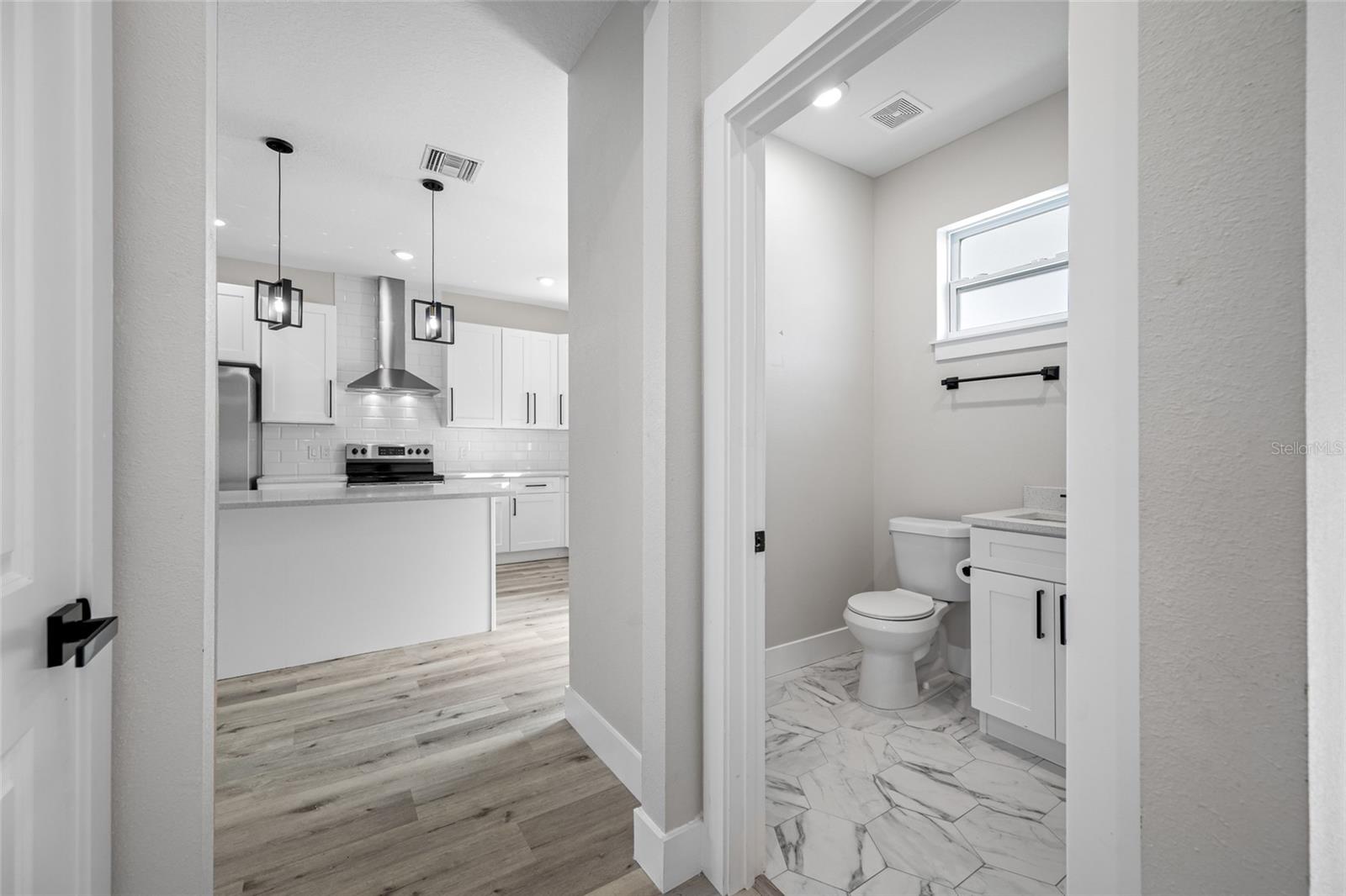 Image 11 of 22 For 6910 Dartmouth Avenue N