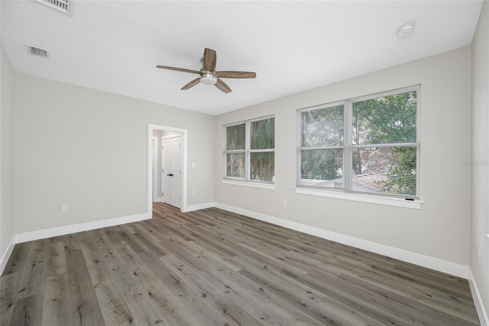 Image 19 of 22 For 6910 Dartmouth Avenue N