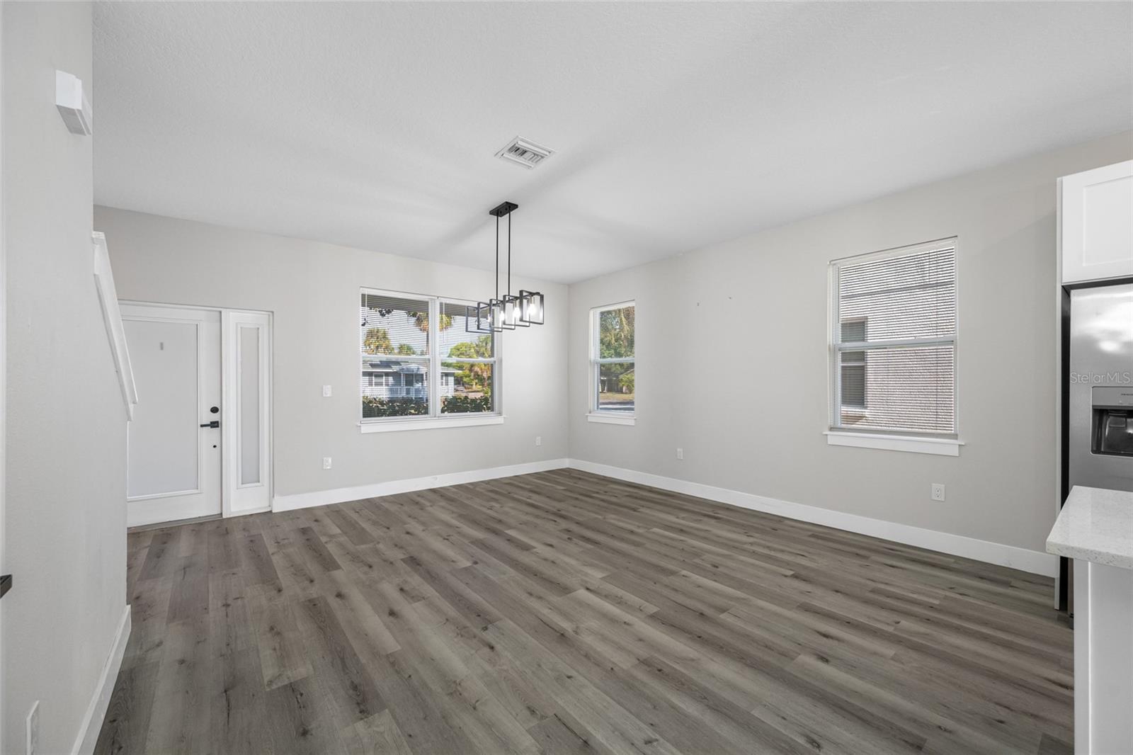 Image 6 of 22 For 6910 Dartmouth Avenue N