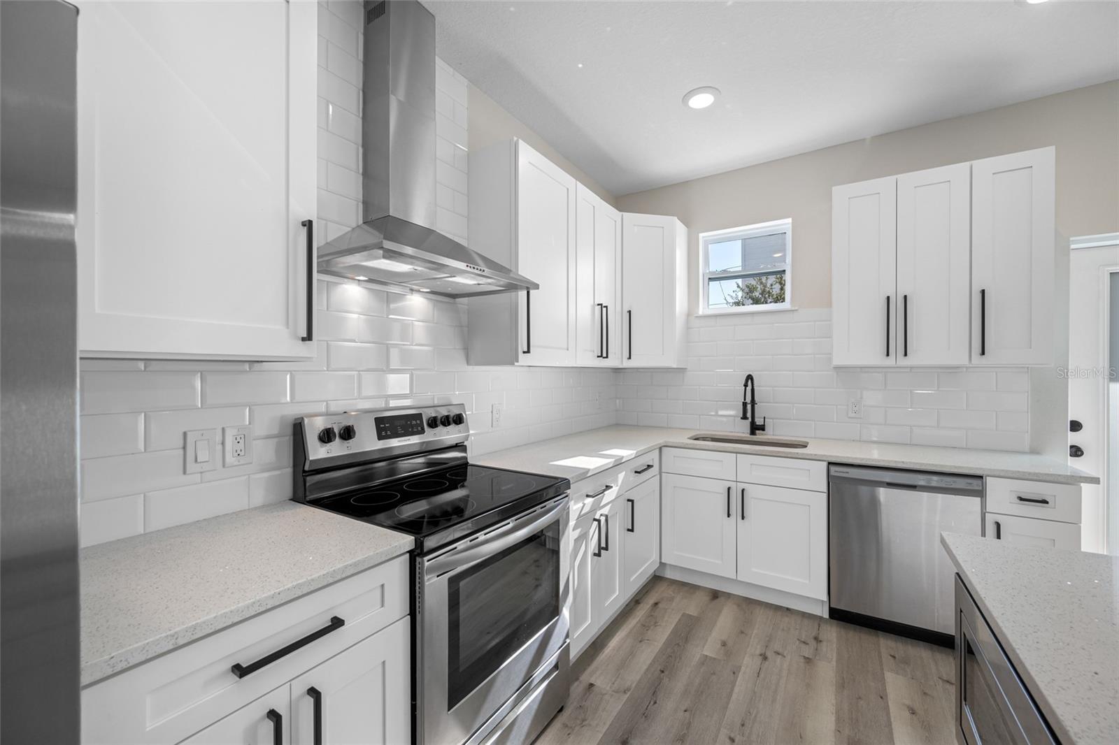 Image 8 of 22 For 6910 Dartmouth Avenue N