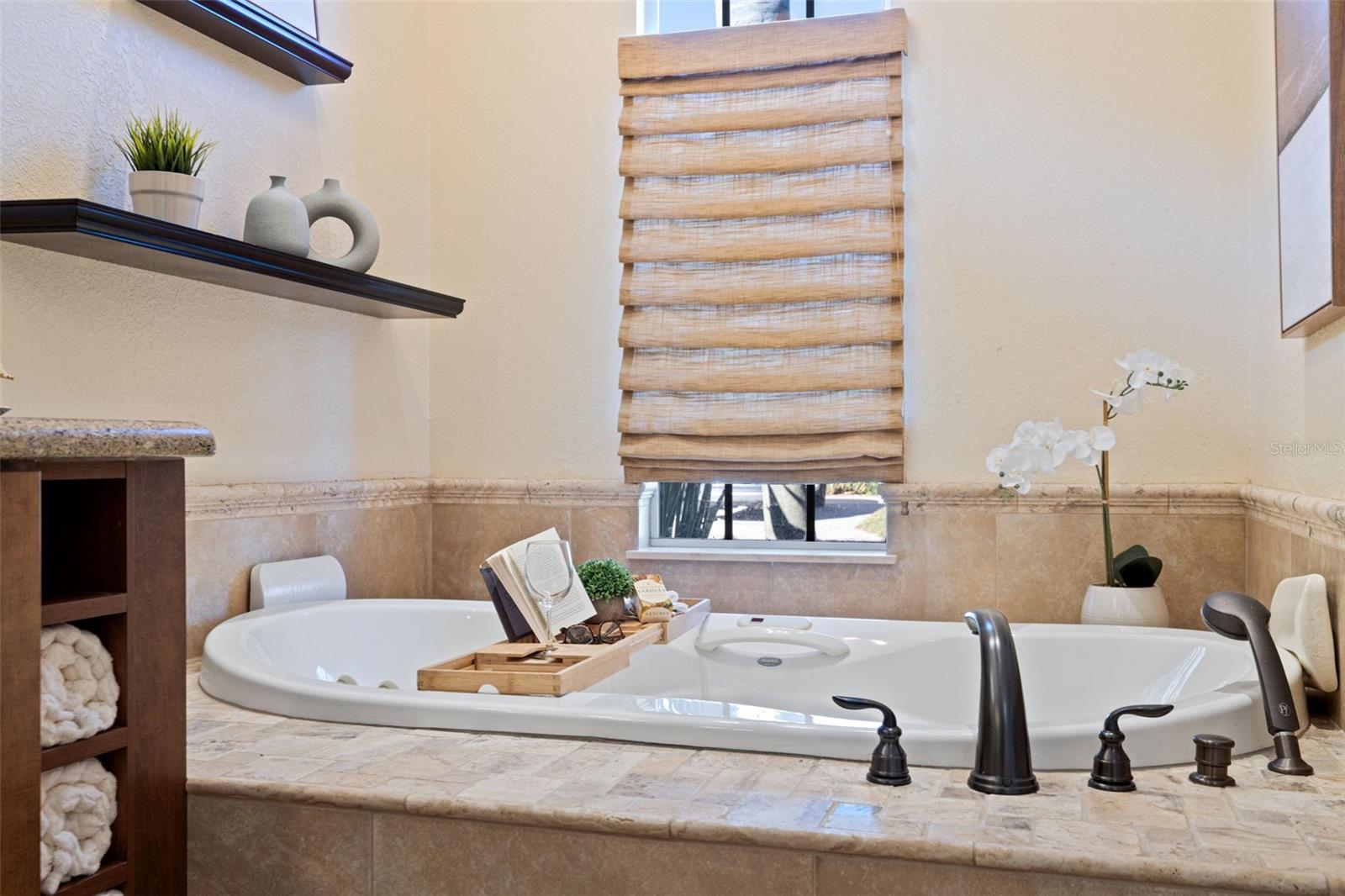 Image 31 of 52 For 1144 Darlington Oak Drive Ne