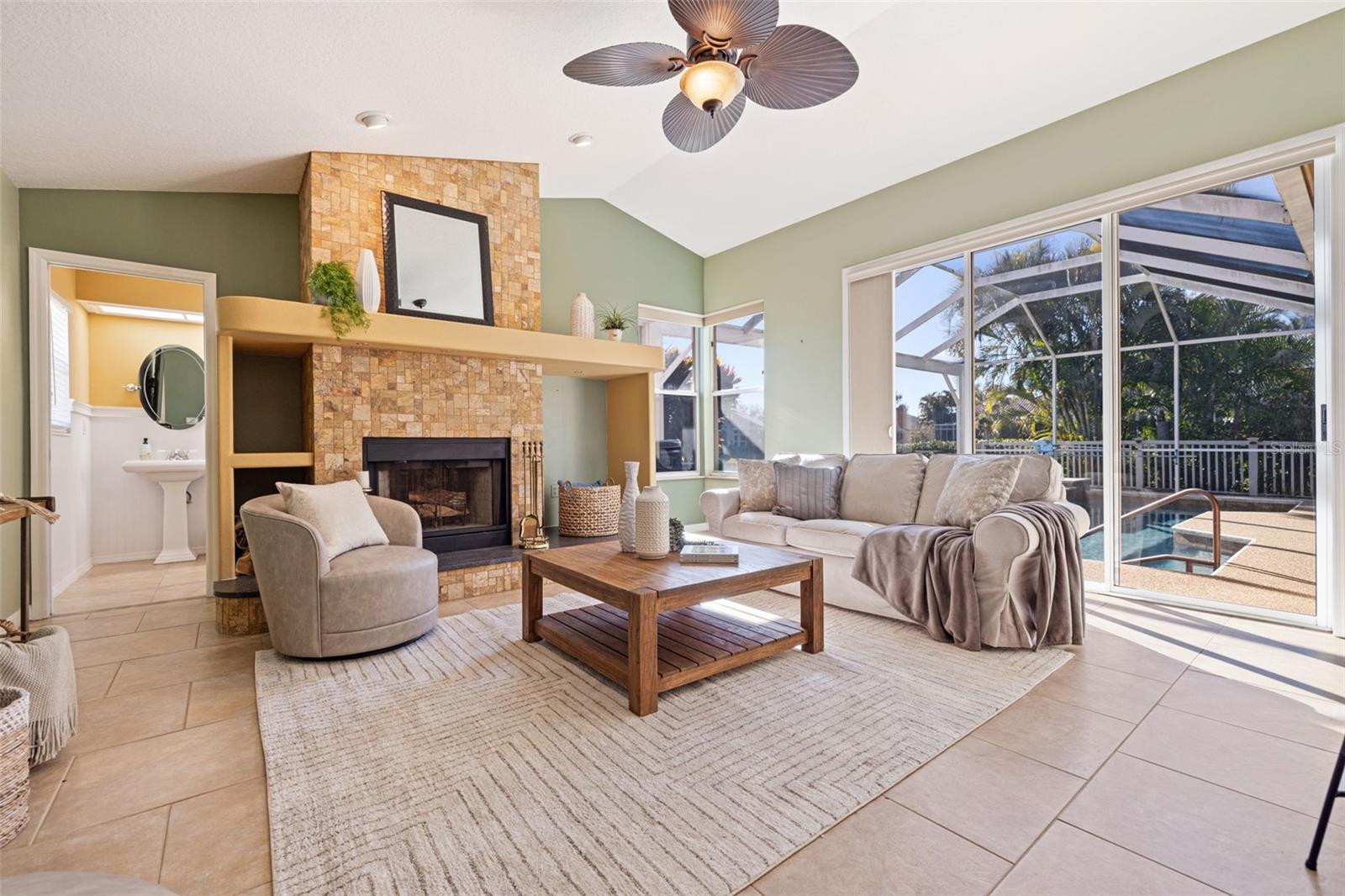 Image 9 of 52 For 1144 Darlington Oak Drive Ne