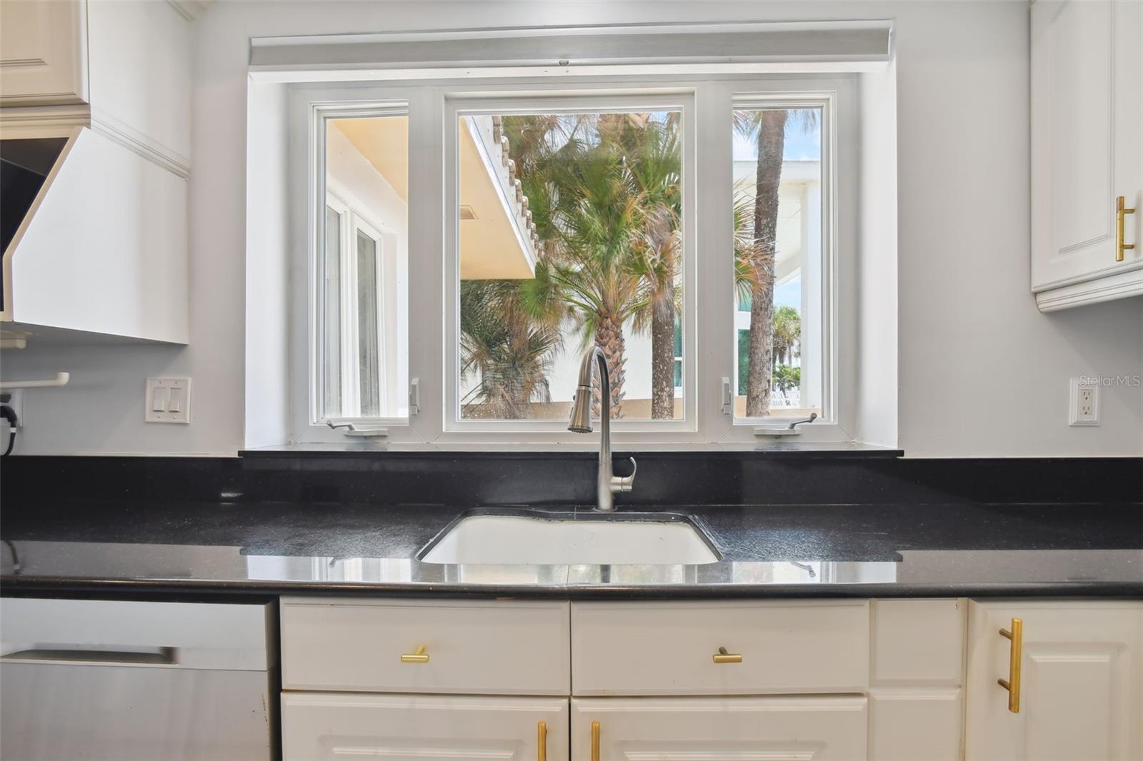 Image 12 of 63 For 1520 Gulf Boulevard