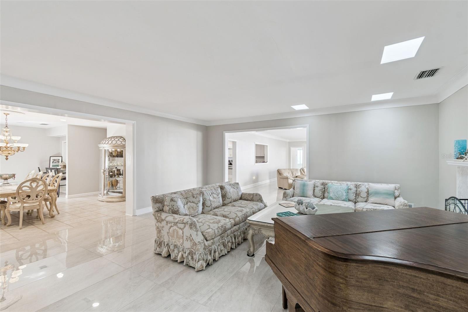 Image 14 of 63 For 1520 Gulf Boulevard