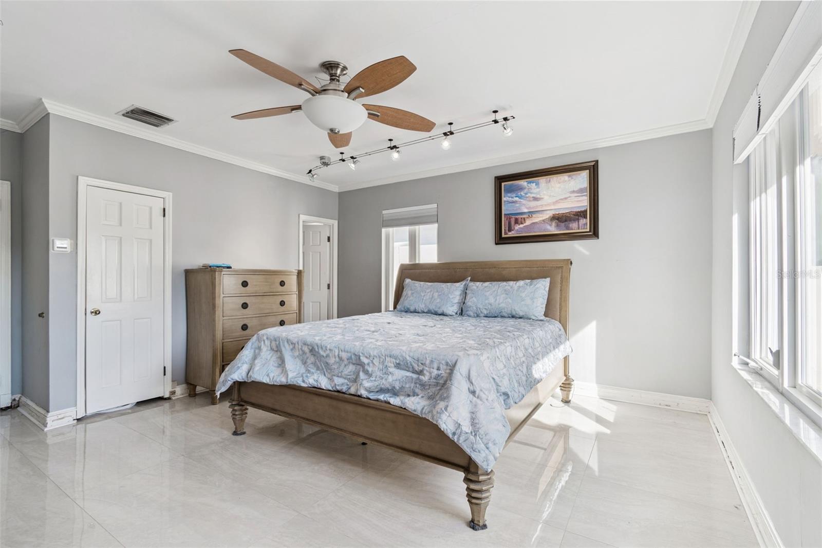 Image 27 of 63 For 1520 Gulf Boulevard