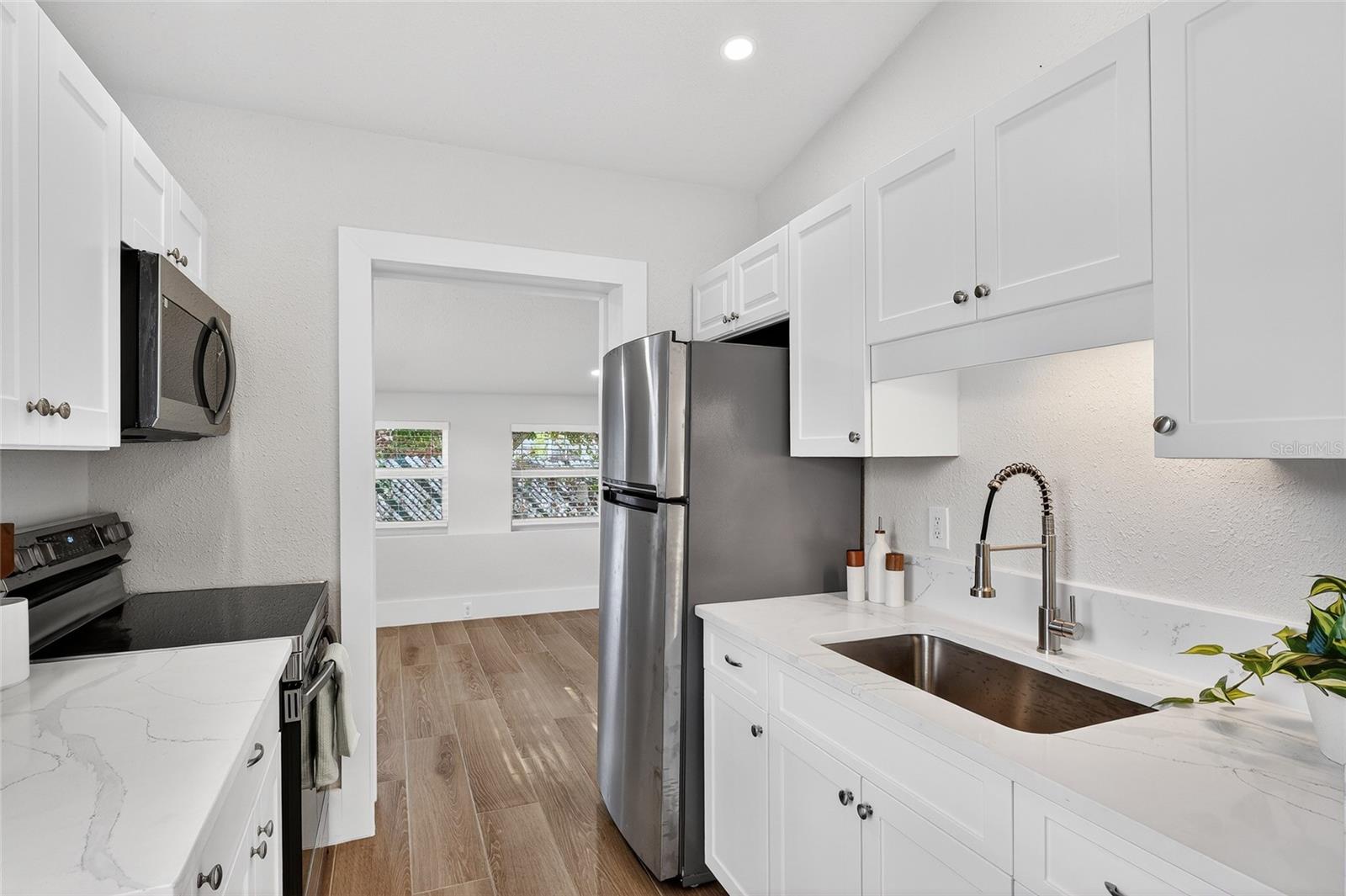 Image 11 of 35 For 2547 Loma Linda Street