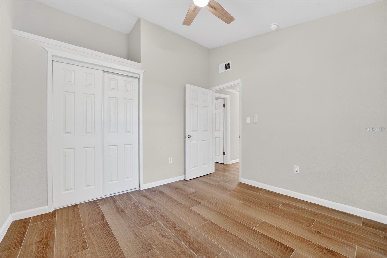 Image 18 of 35 For 2547 Loma Linda Street