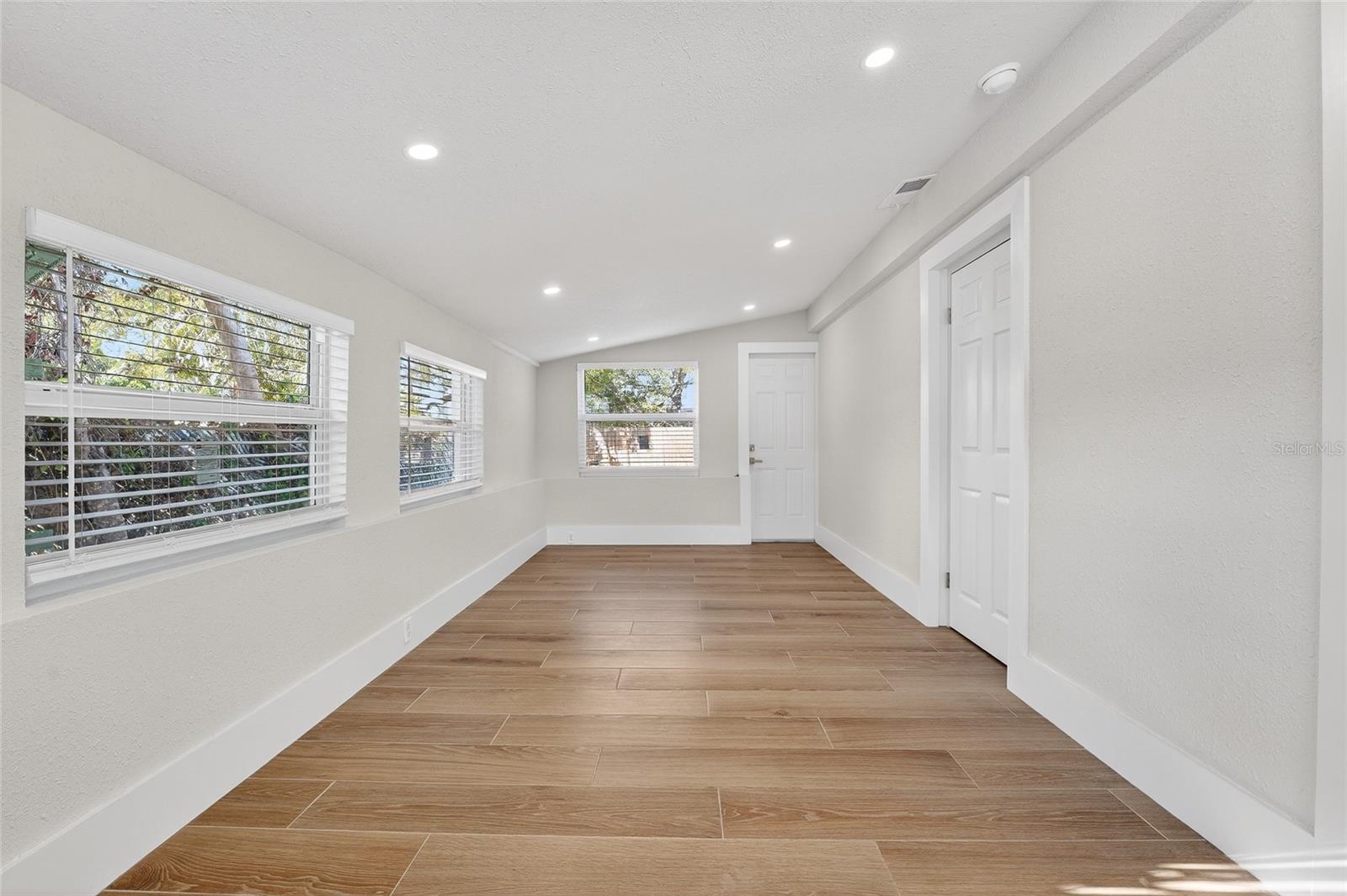 Image 19 of 35 For 2547 Loma Linda Street