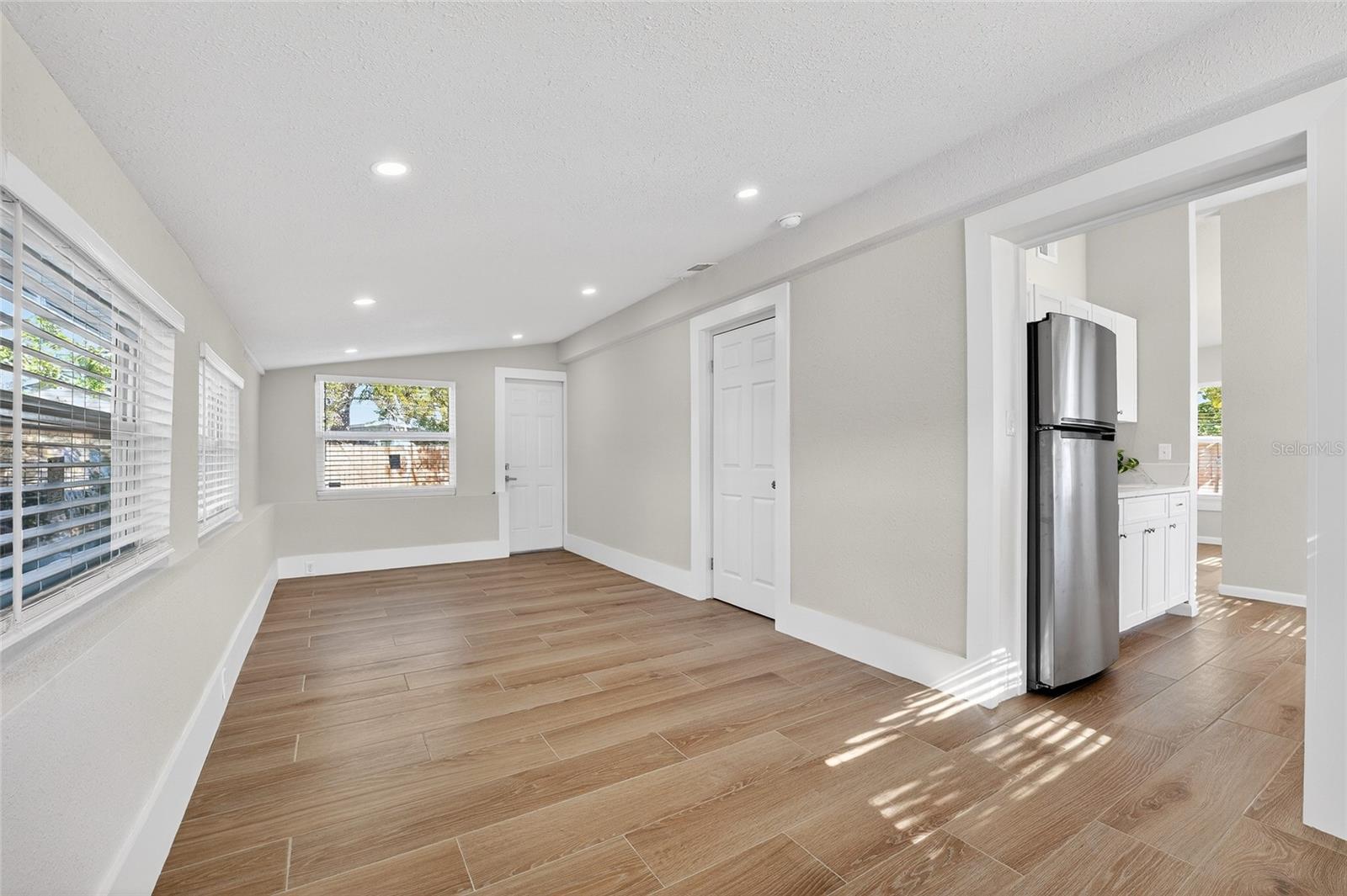 Image 21 of 35 For 2547 Loma Linda Street