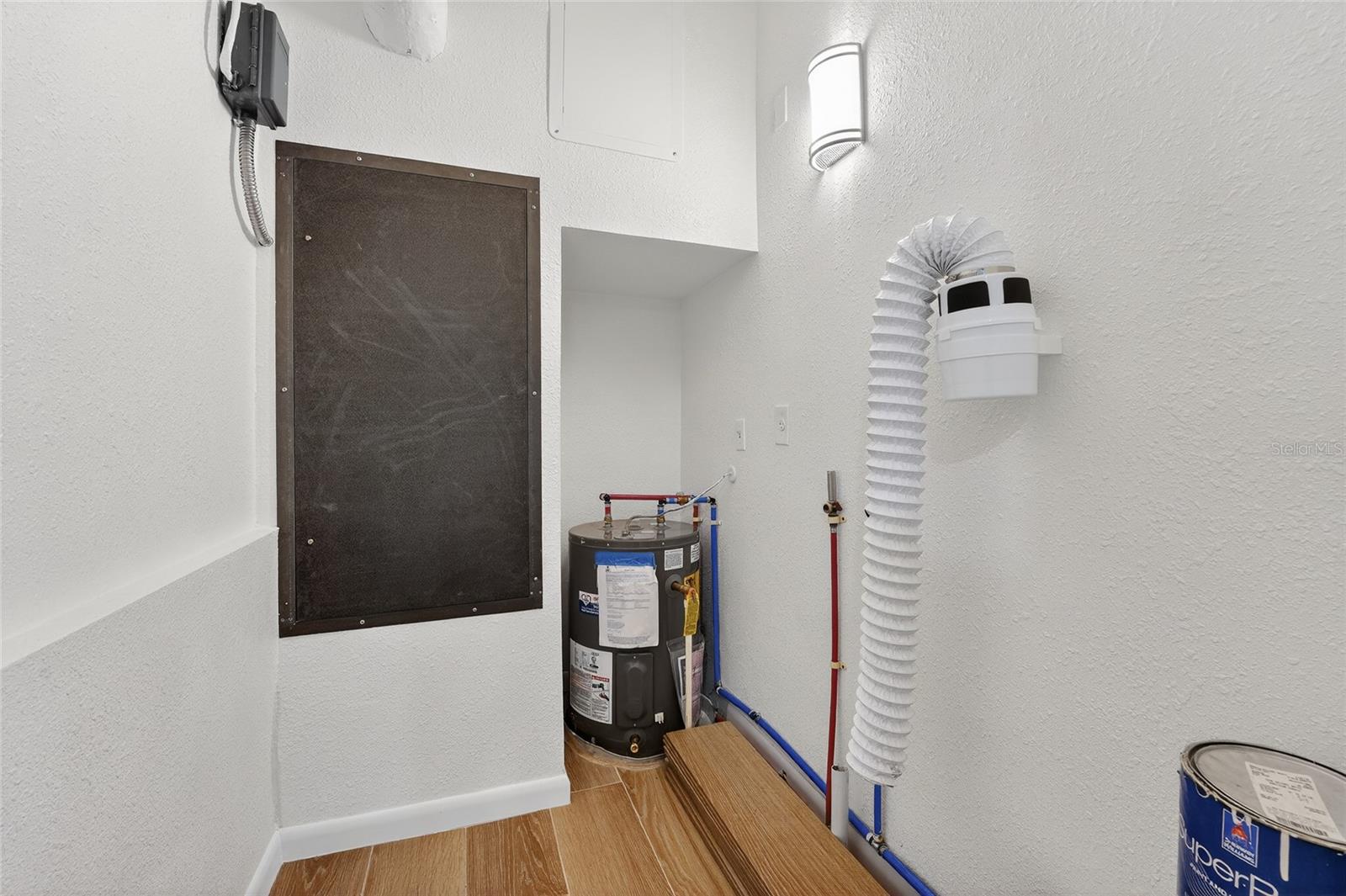 Image 24 of 35 For 2547 Loma Linda Street